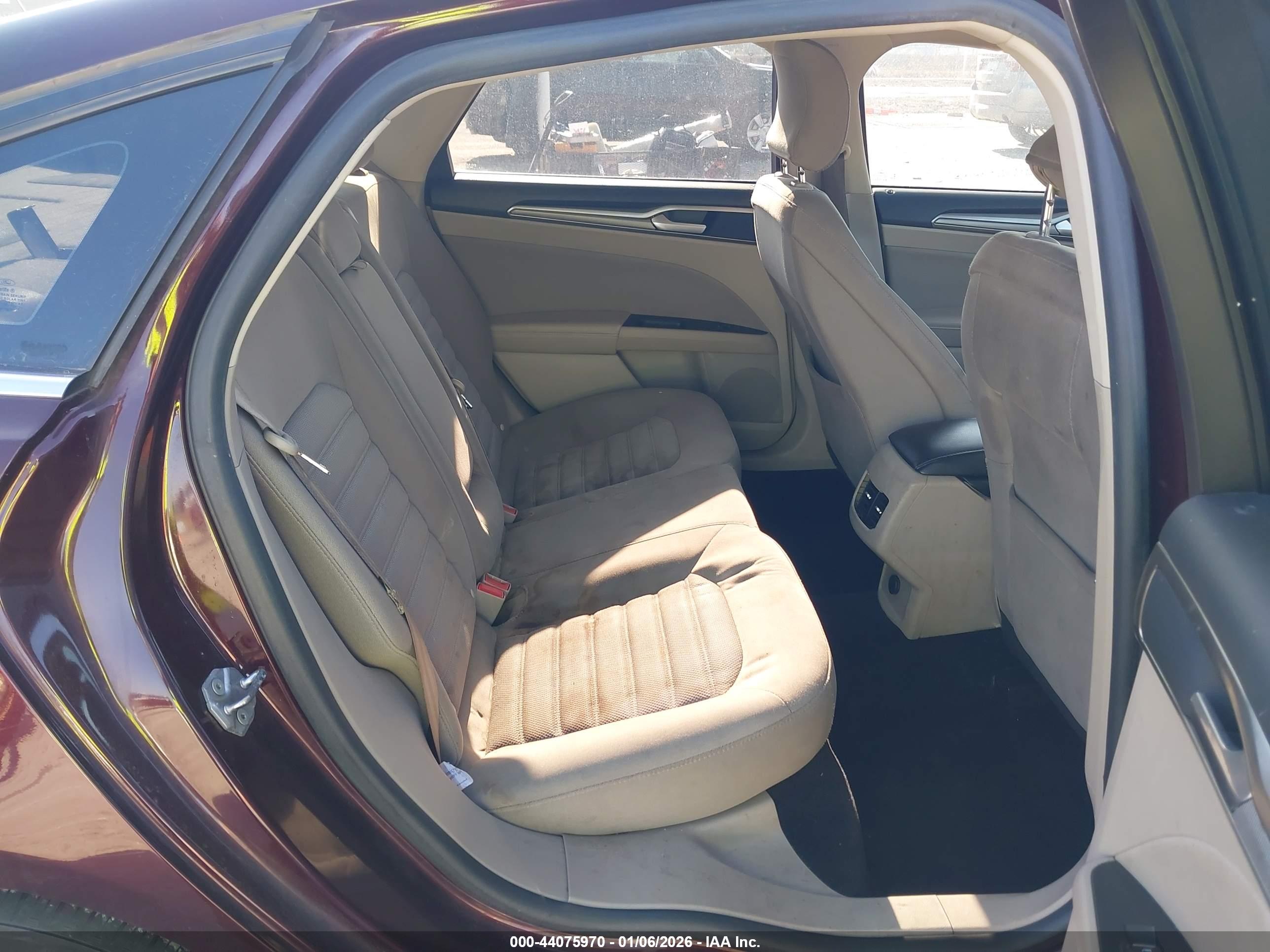 FORD FUSION image 8