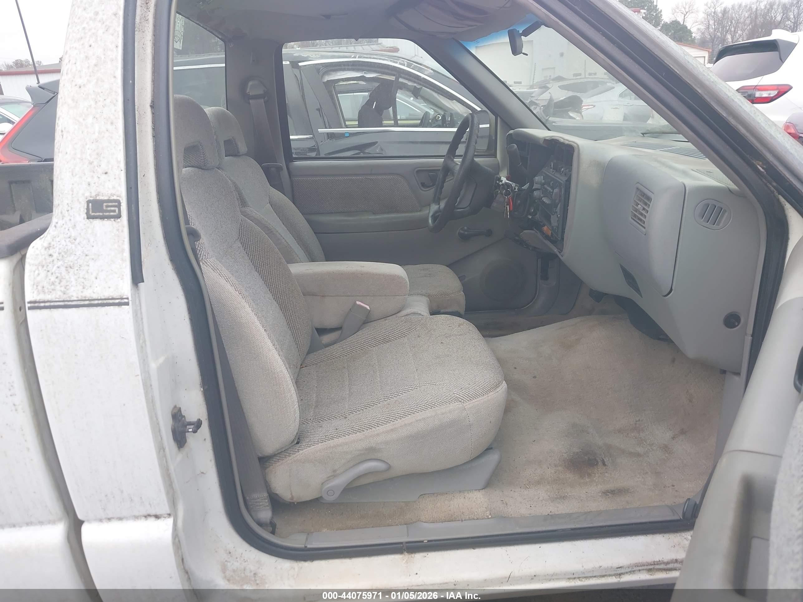 CHEVROLET S-10 image 5