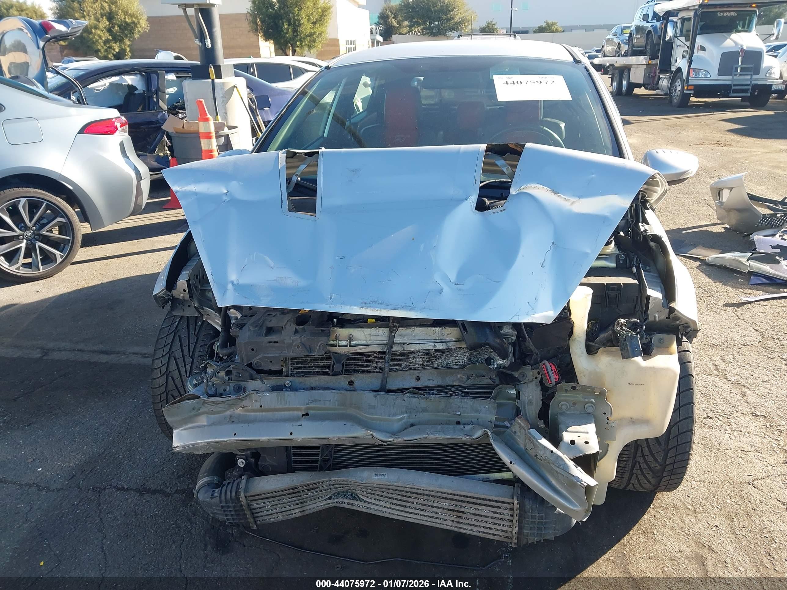 FORD FIESTA image 6