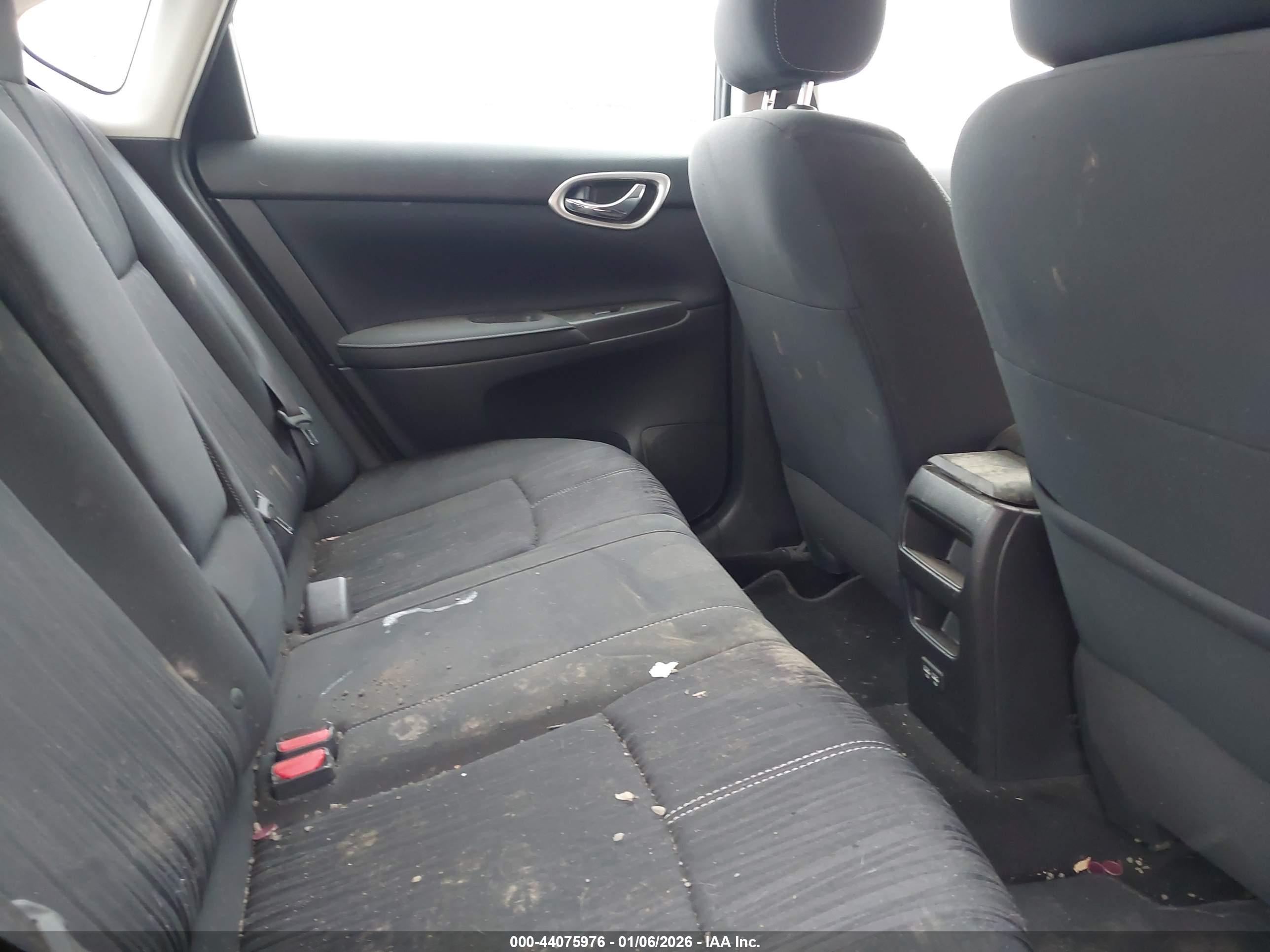 NISSAN SENTRA image 8