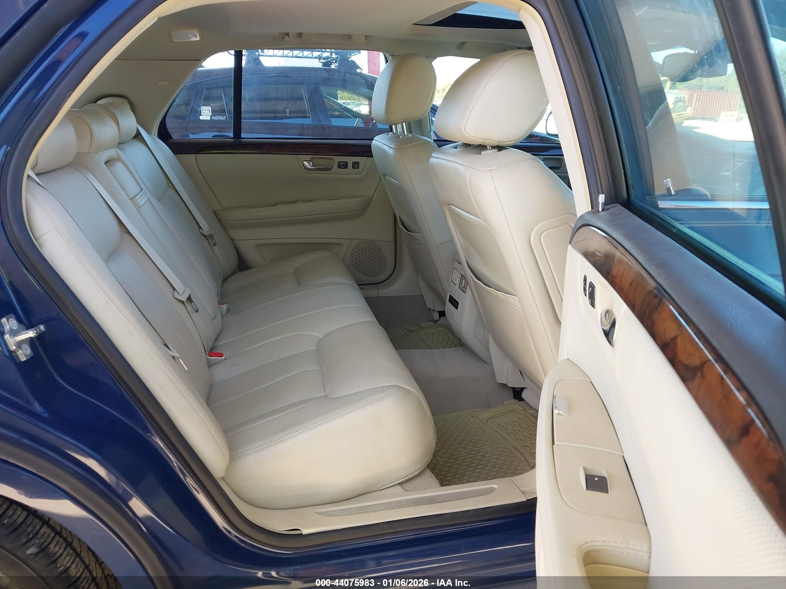 CADILLAC DTS image 8