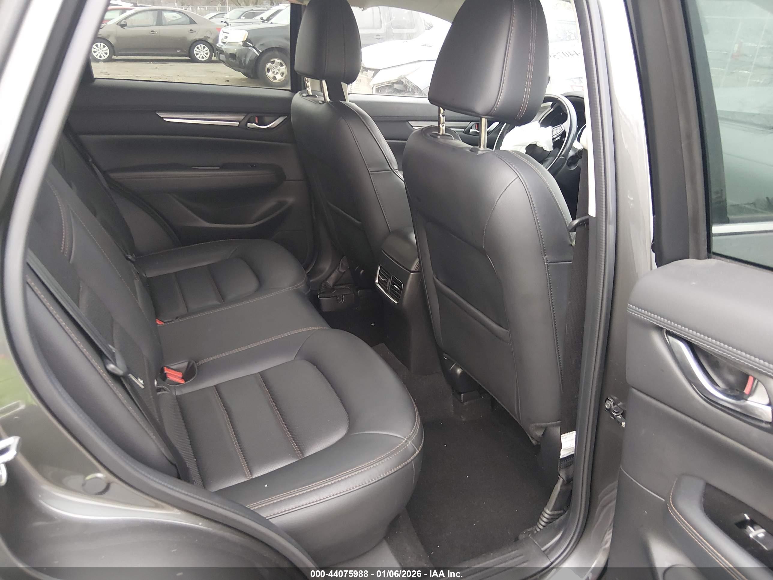 MAZDA CX-5 image 8