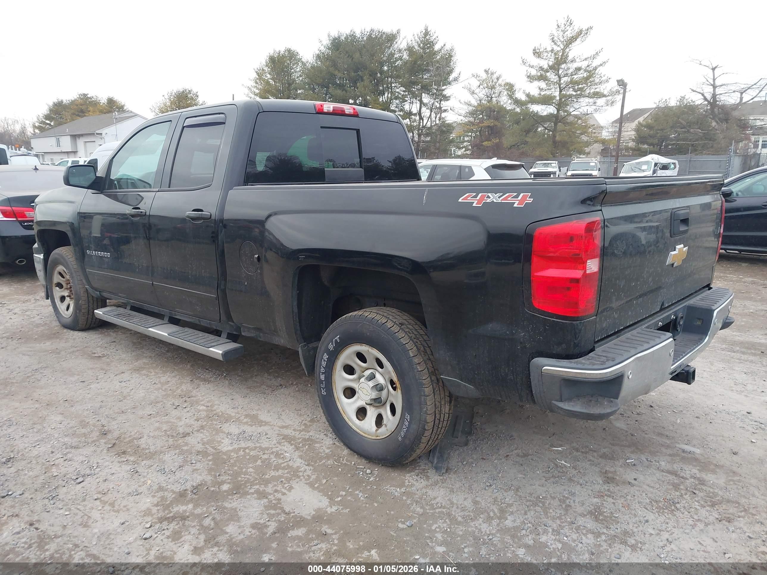CHEVROLET SILVERADO image 3