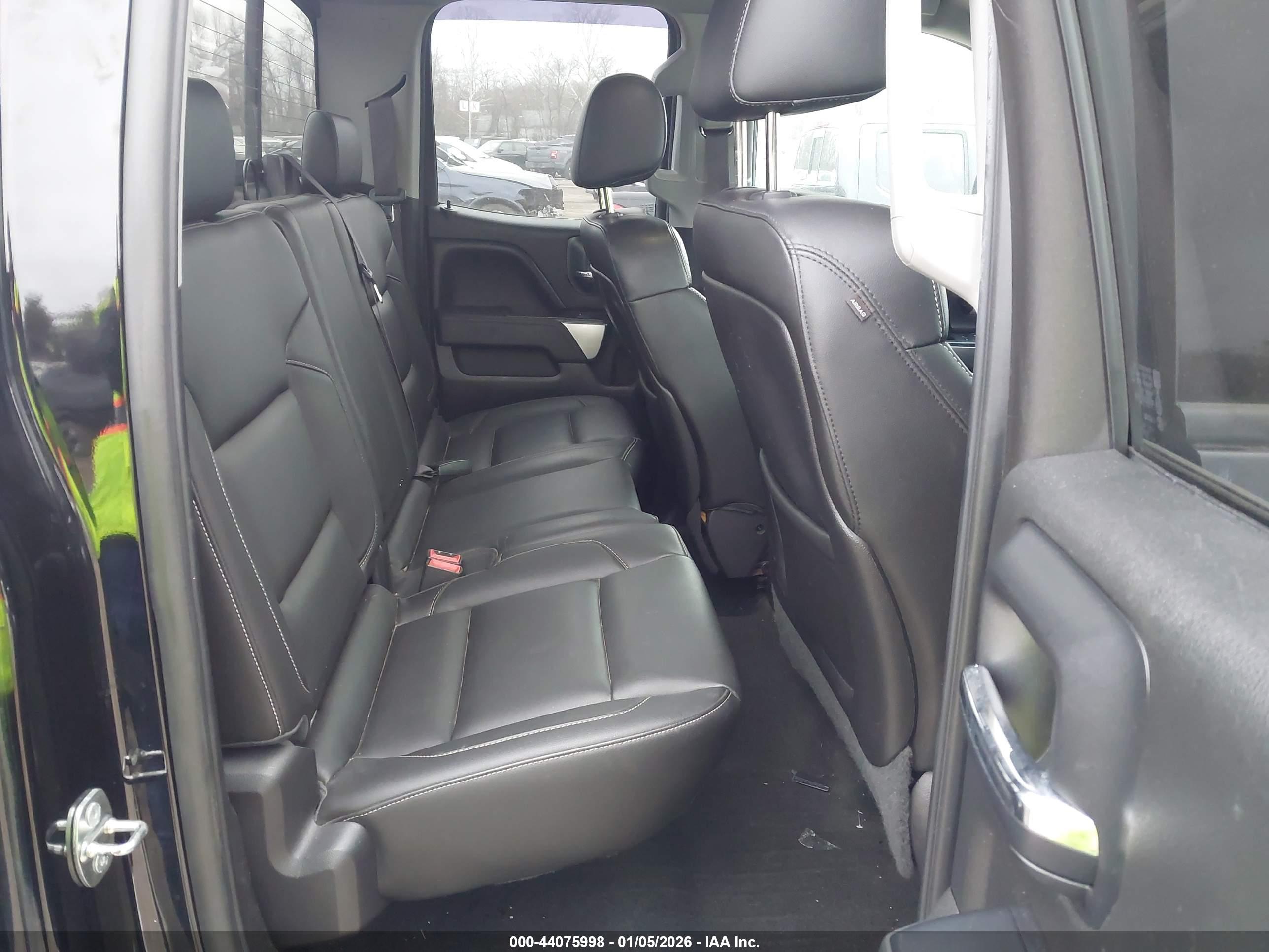 CHEVROLET SILVERADO image 8