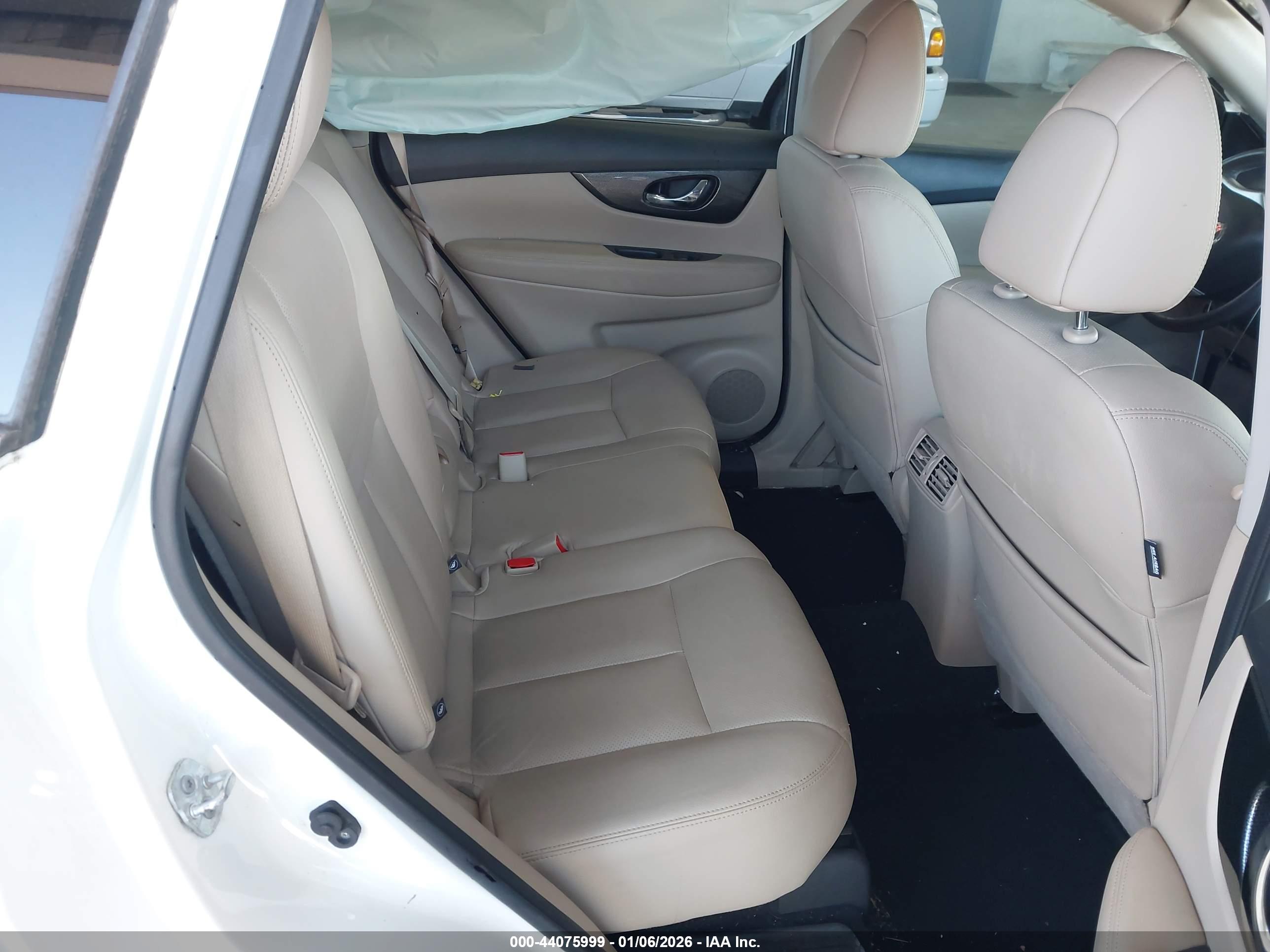 NISSAN ROGUE image 8