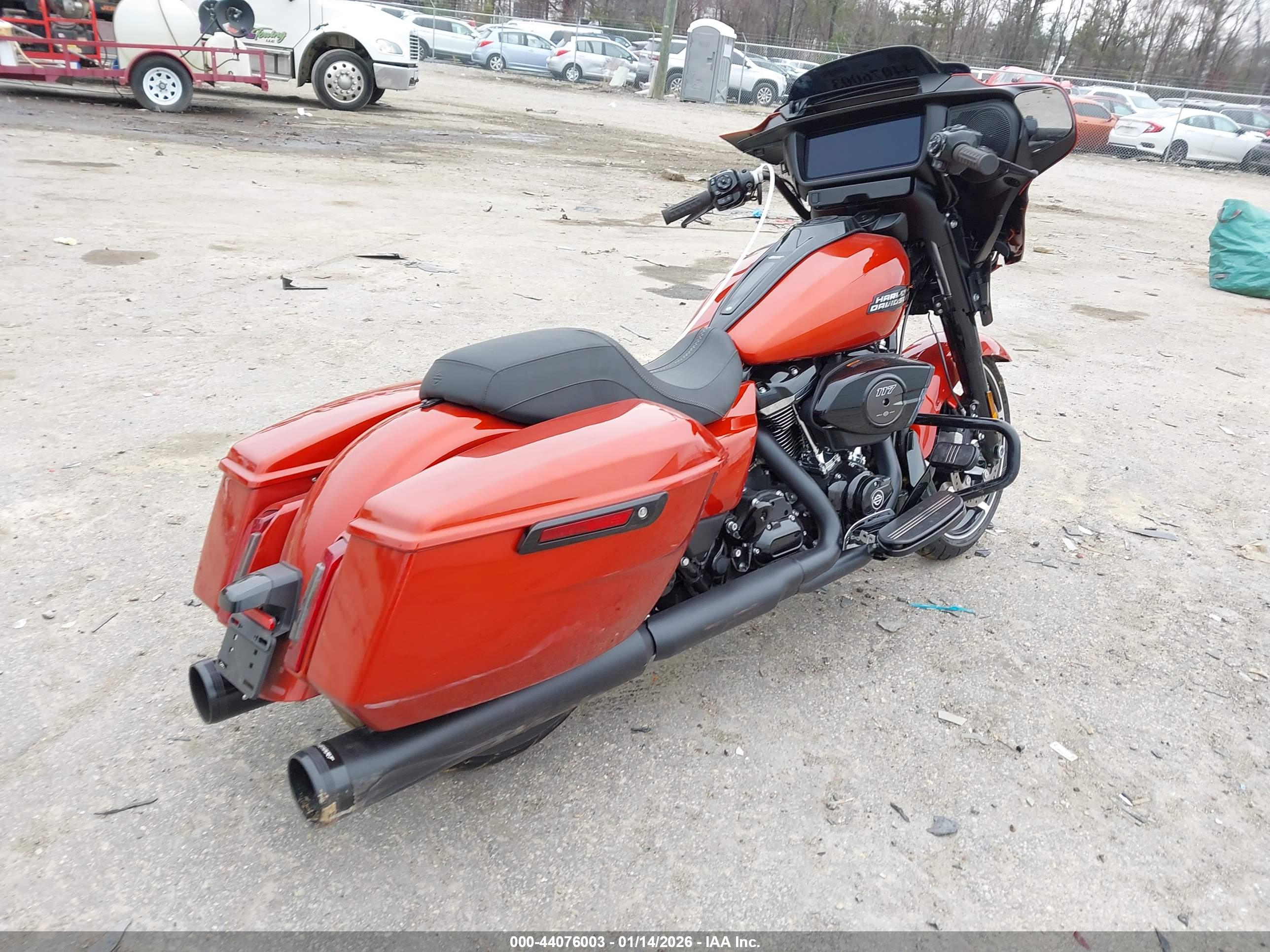 HARLEY-DAVIDSON FLHX image 4