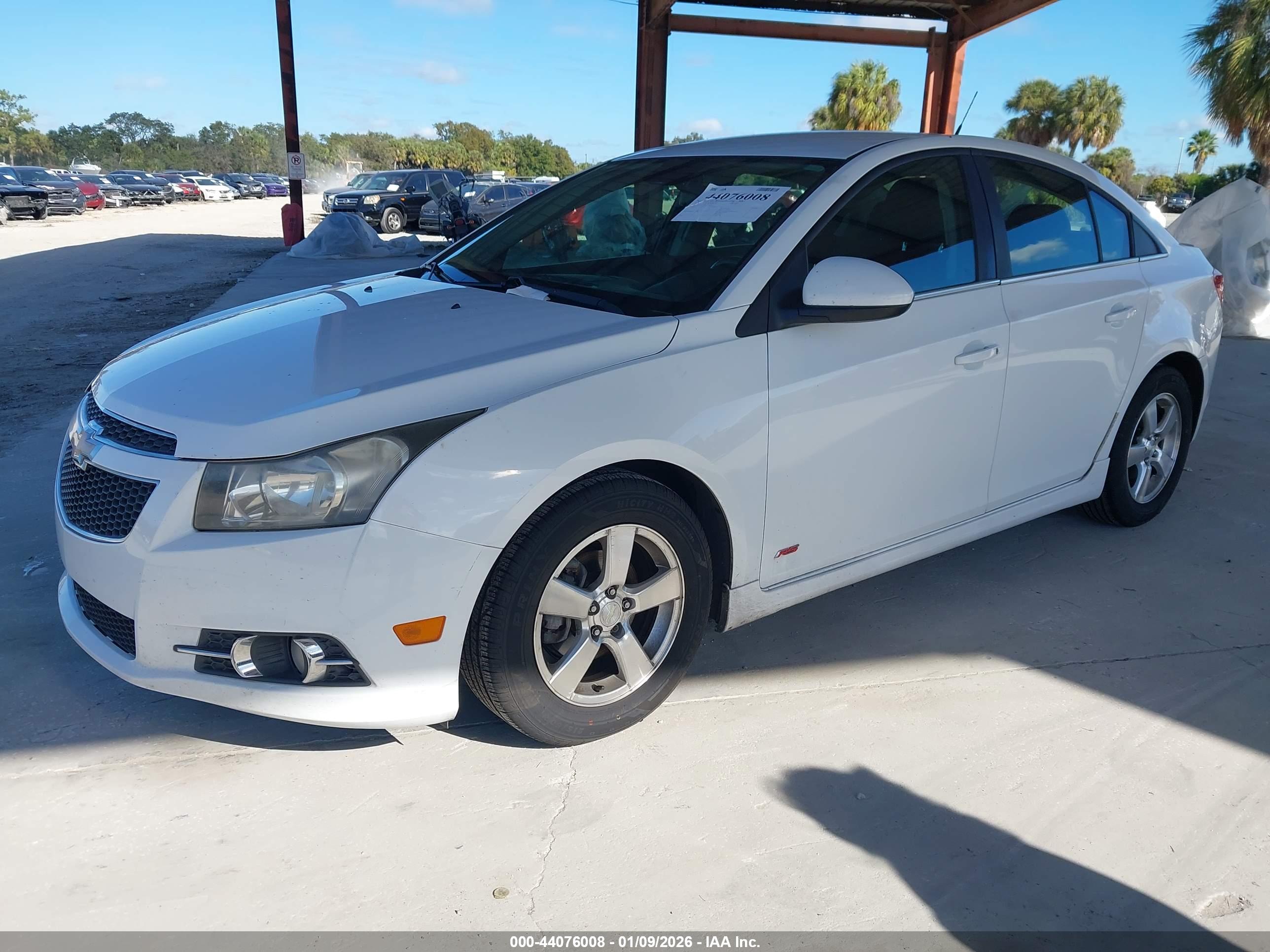 CHEVROLET CRUZE image 2