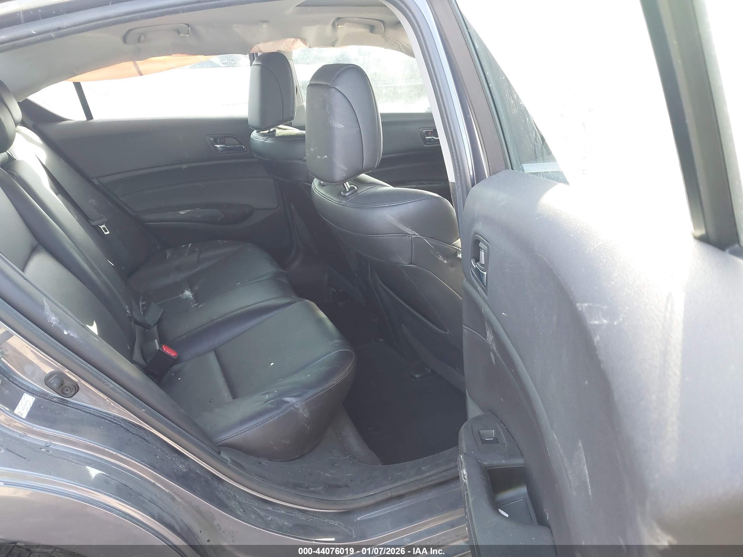 ACURA ILX image 8