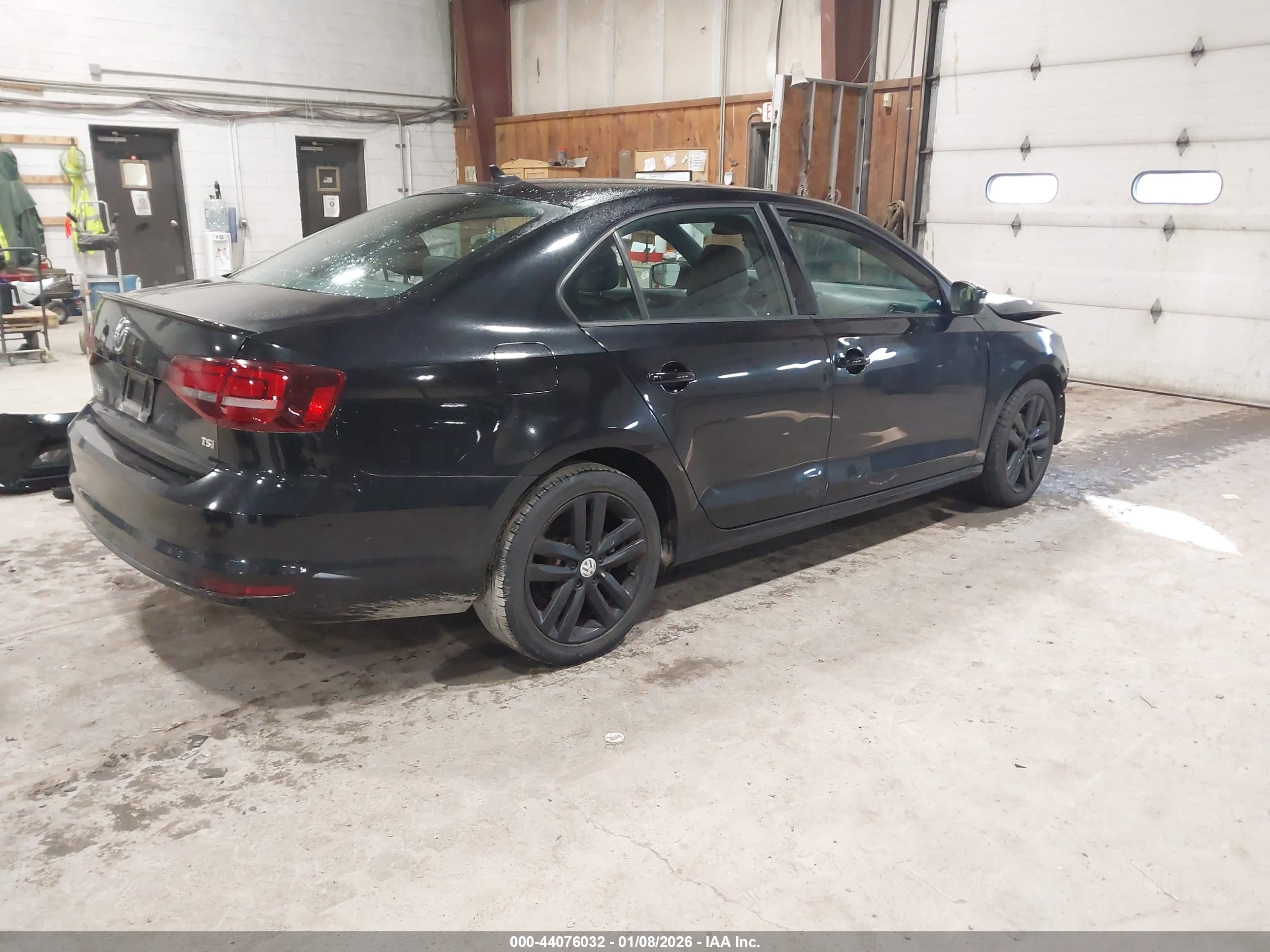 VOLKSWAGEN JETTA image 4