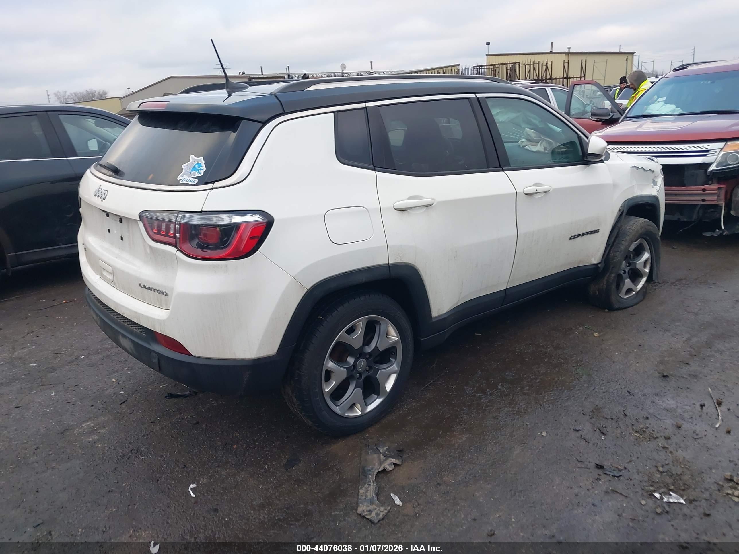 JEEP COMPASS image 4