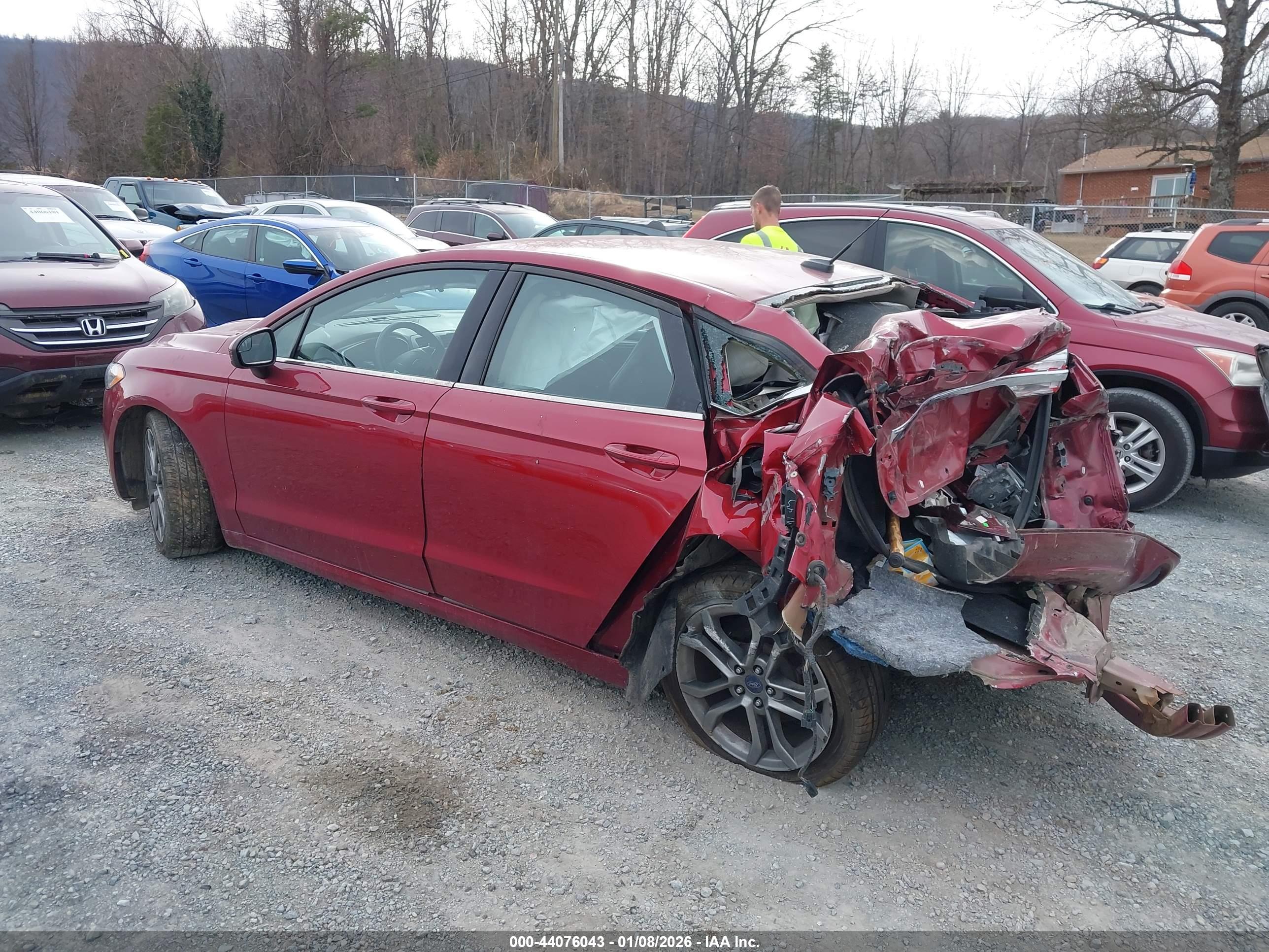 FORD FUSION image 3