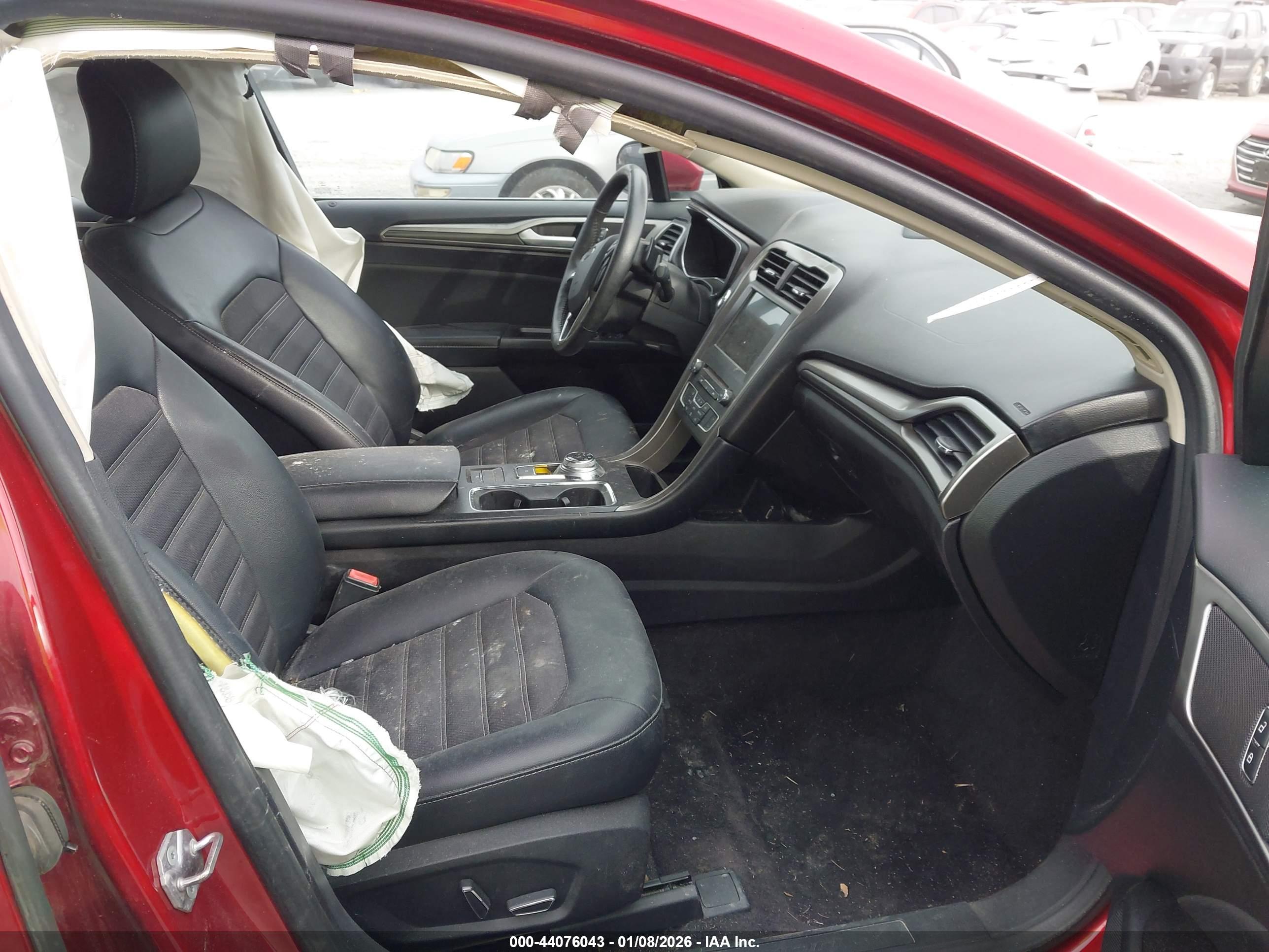 FORD FUSION image 5
