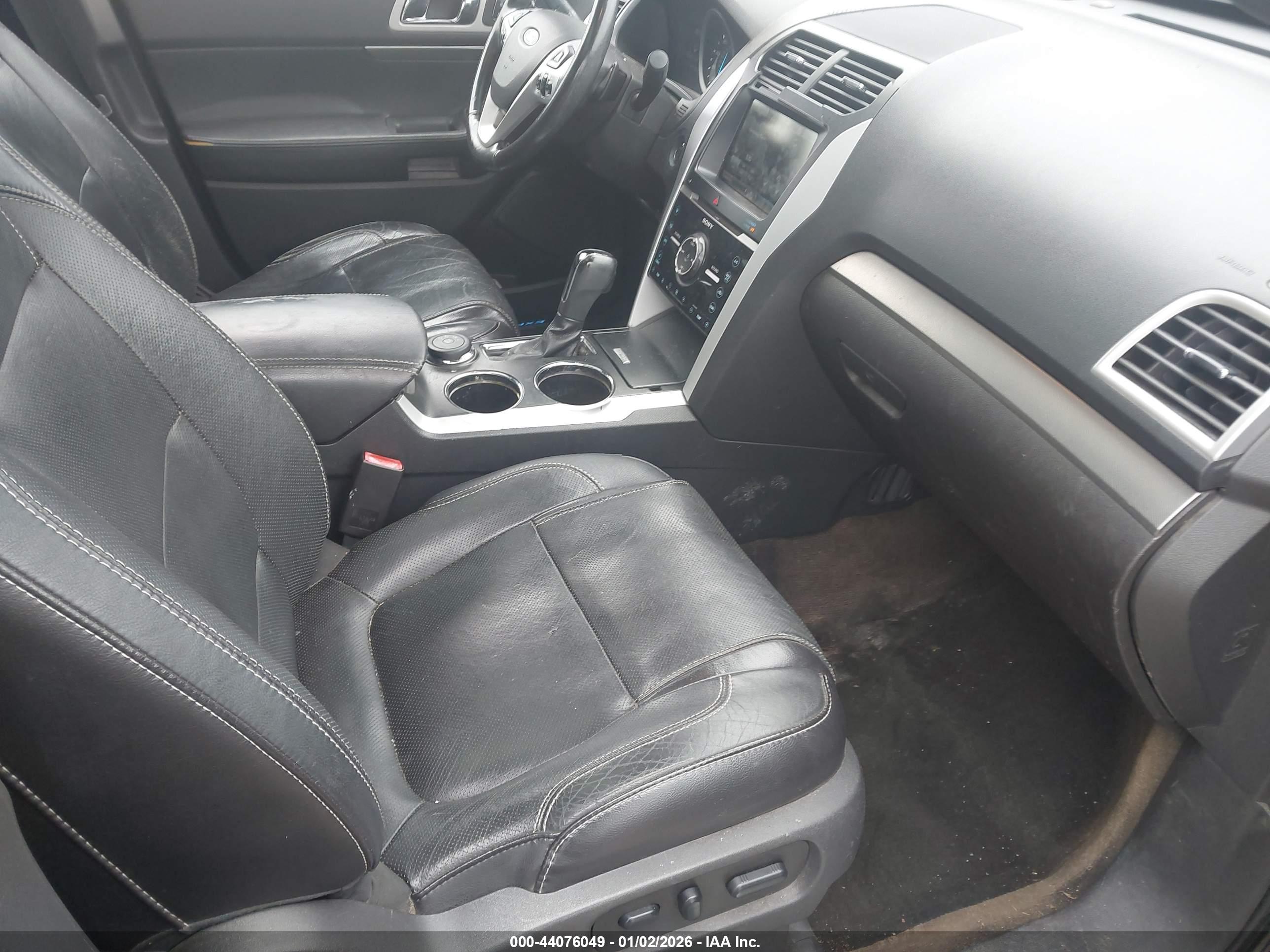 FORD EXPLORER image 5