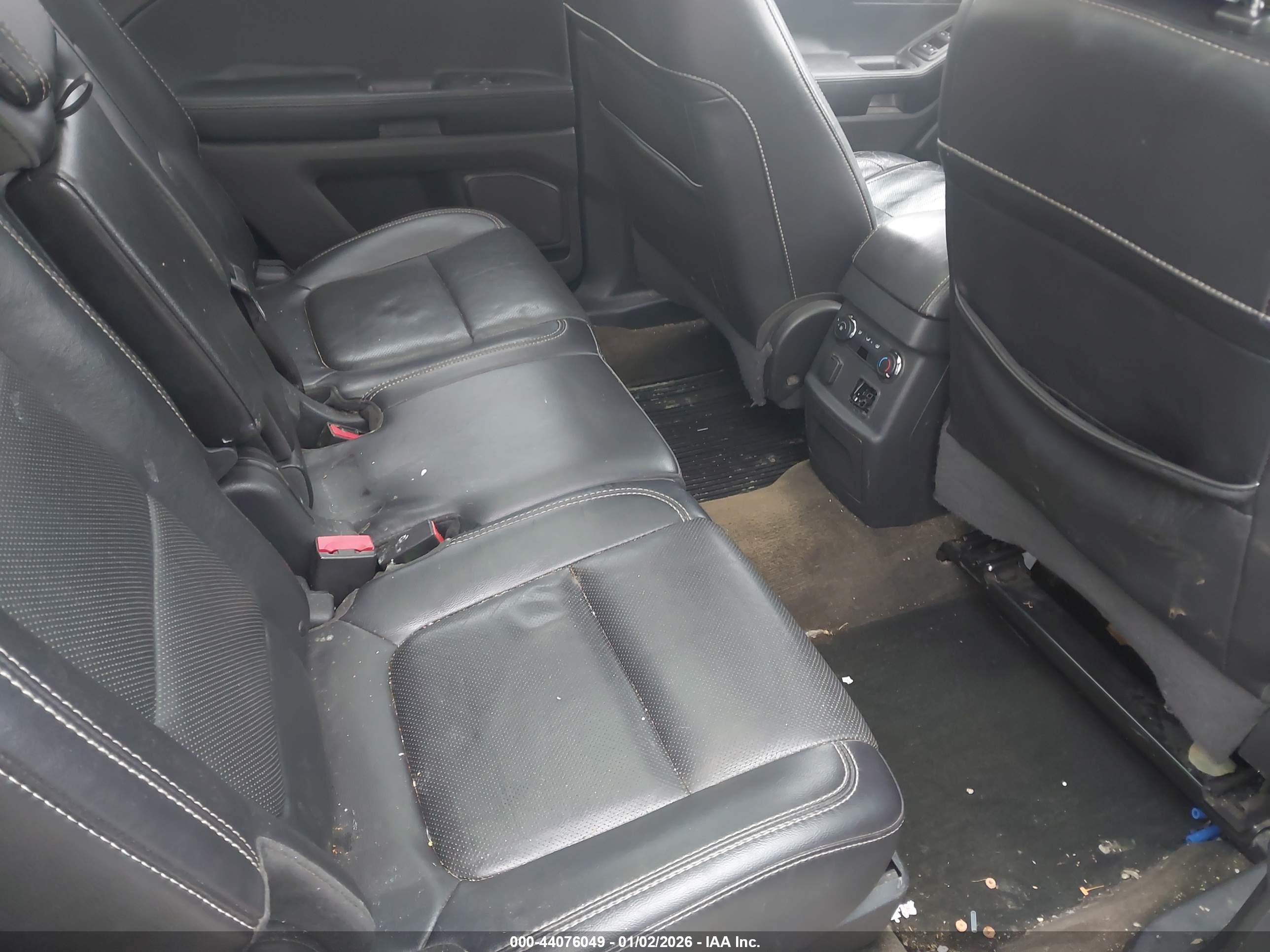 FORD EXPLORER image 8