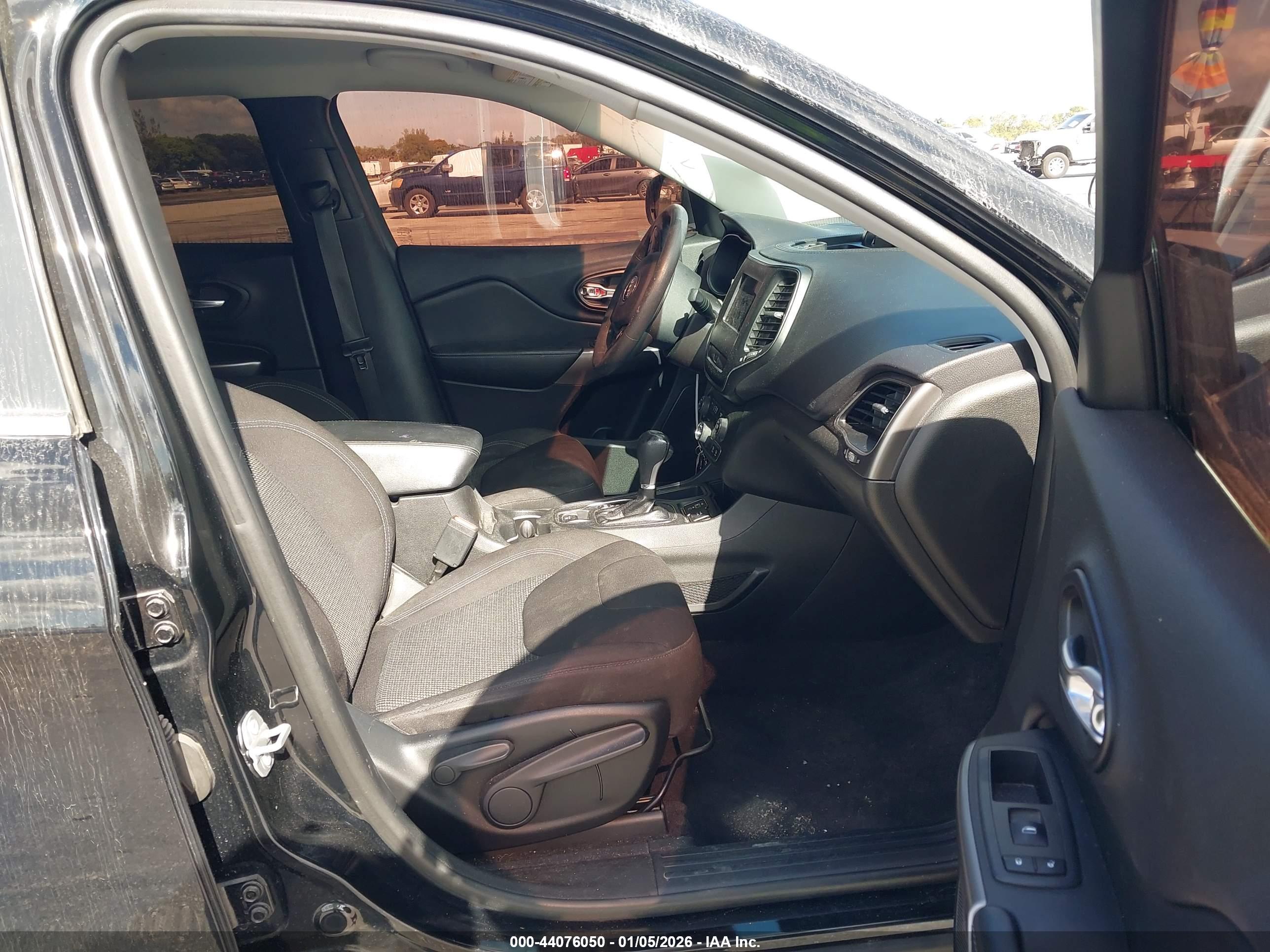 JEEP CHEROKEE image 5