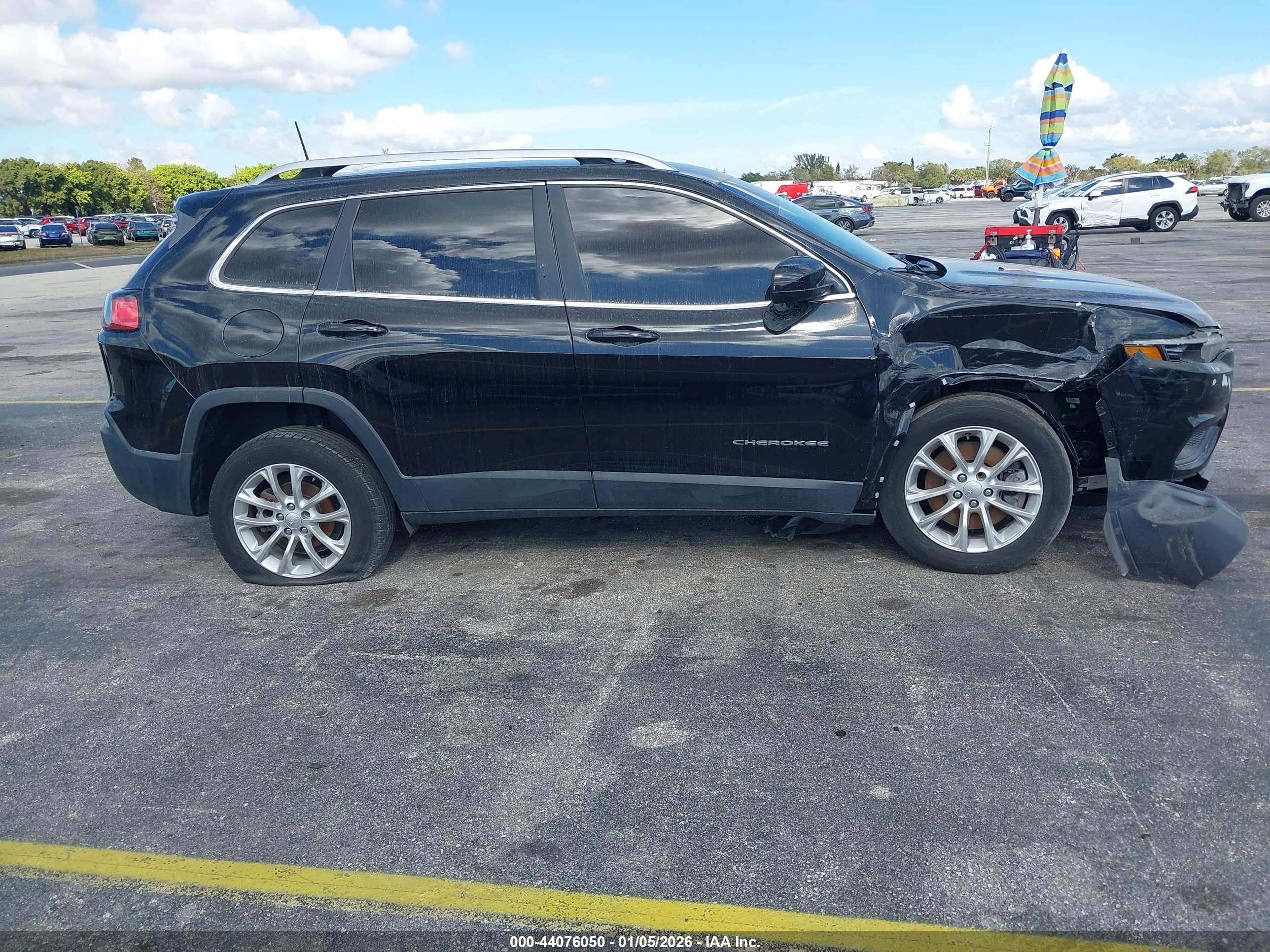 JEEP CHEROKEE image 6