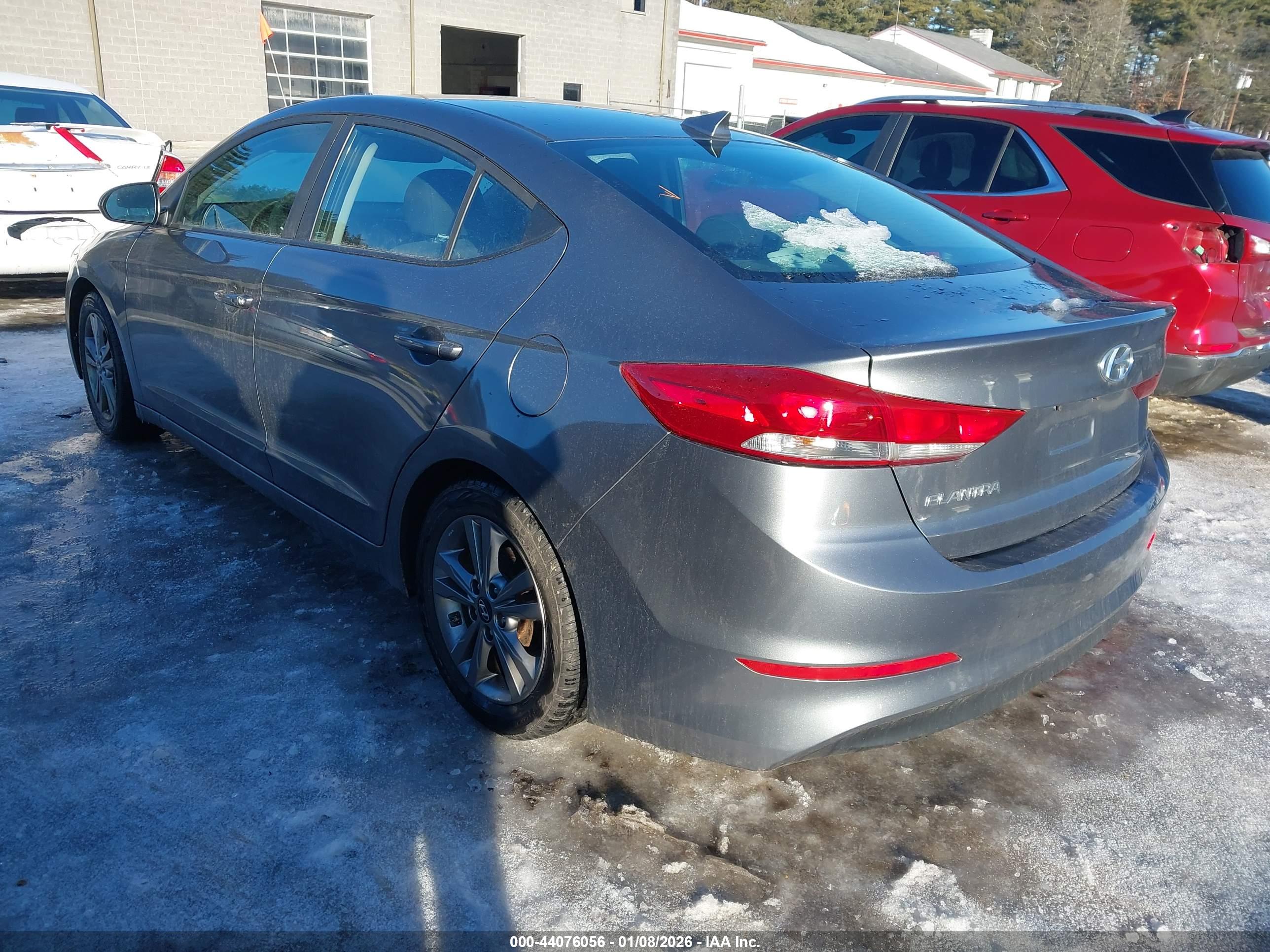 HYUNDAI ELANTRA image 3