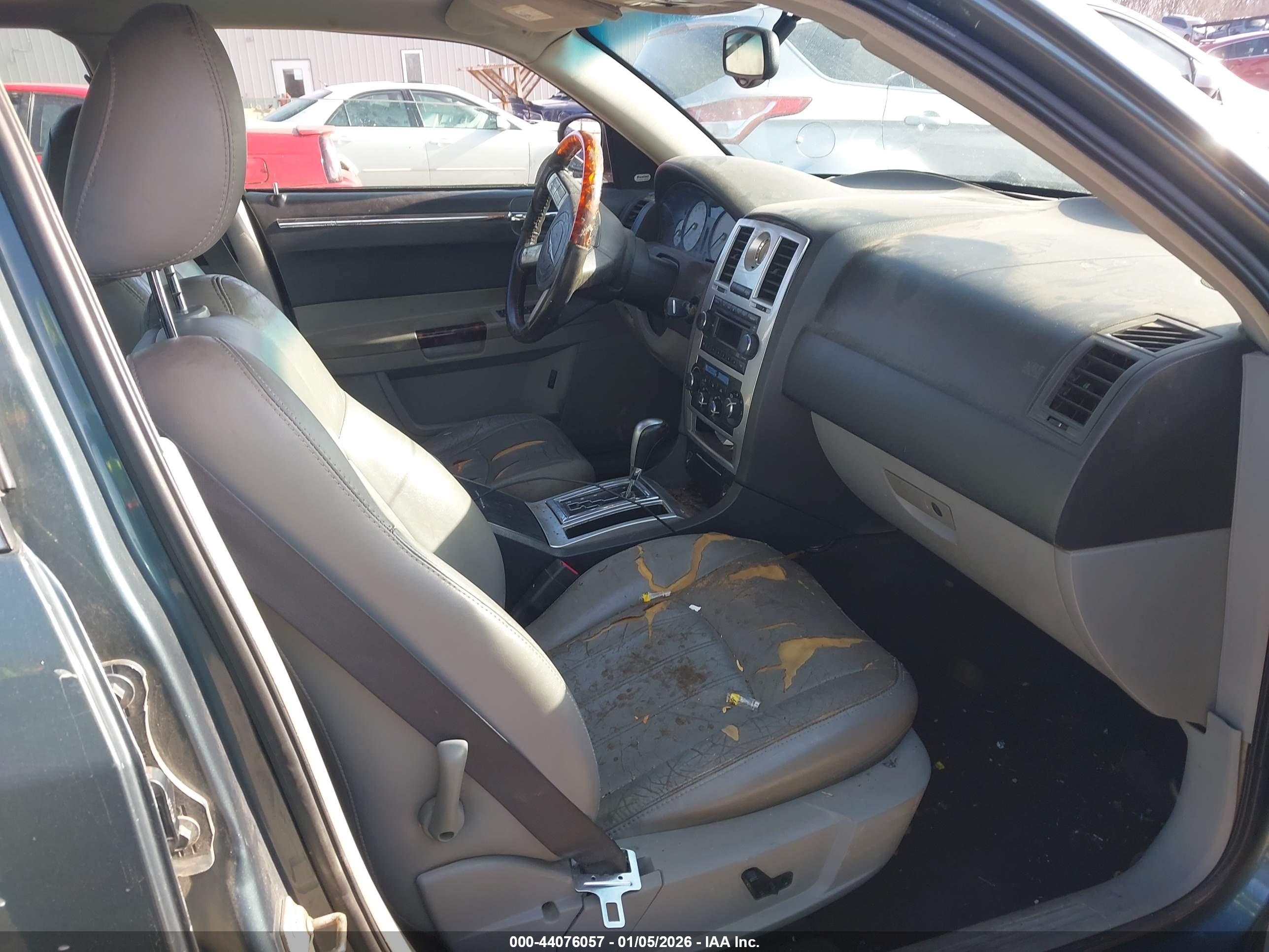 CHRYSLER 300C image 5