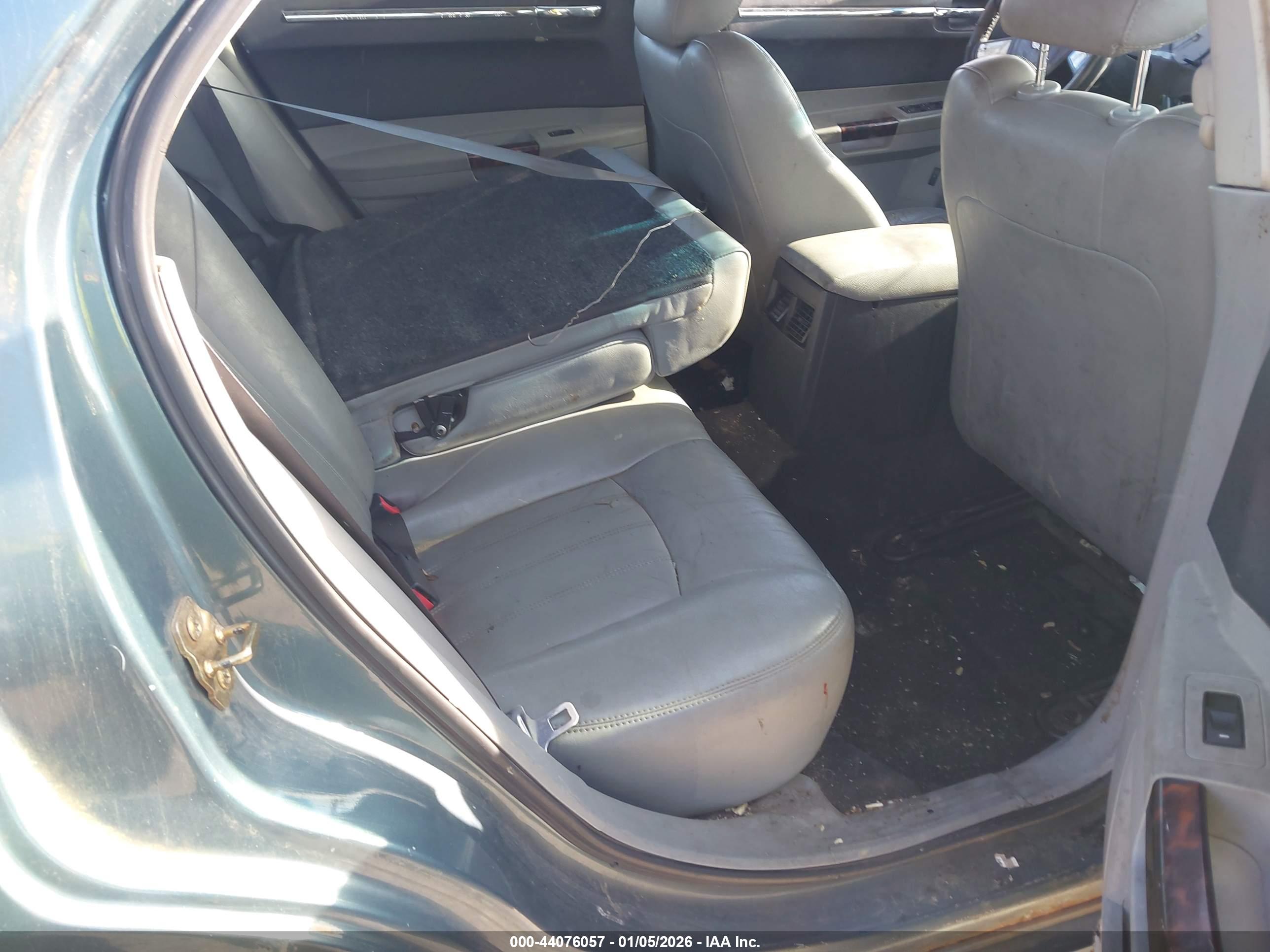 CHRYSLER 300C image 8