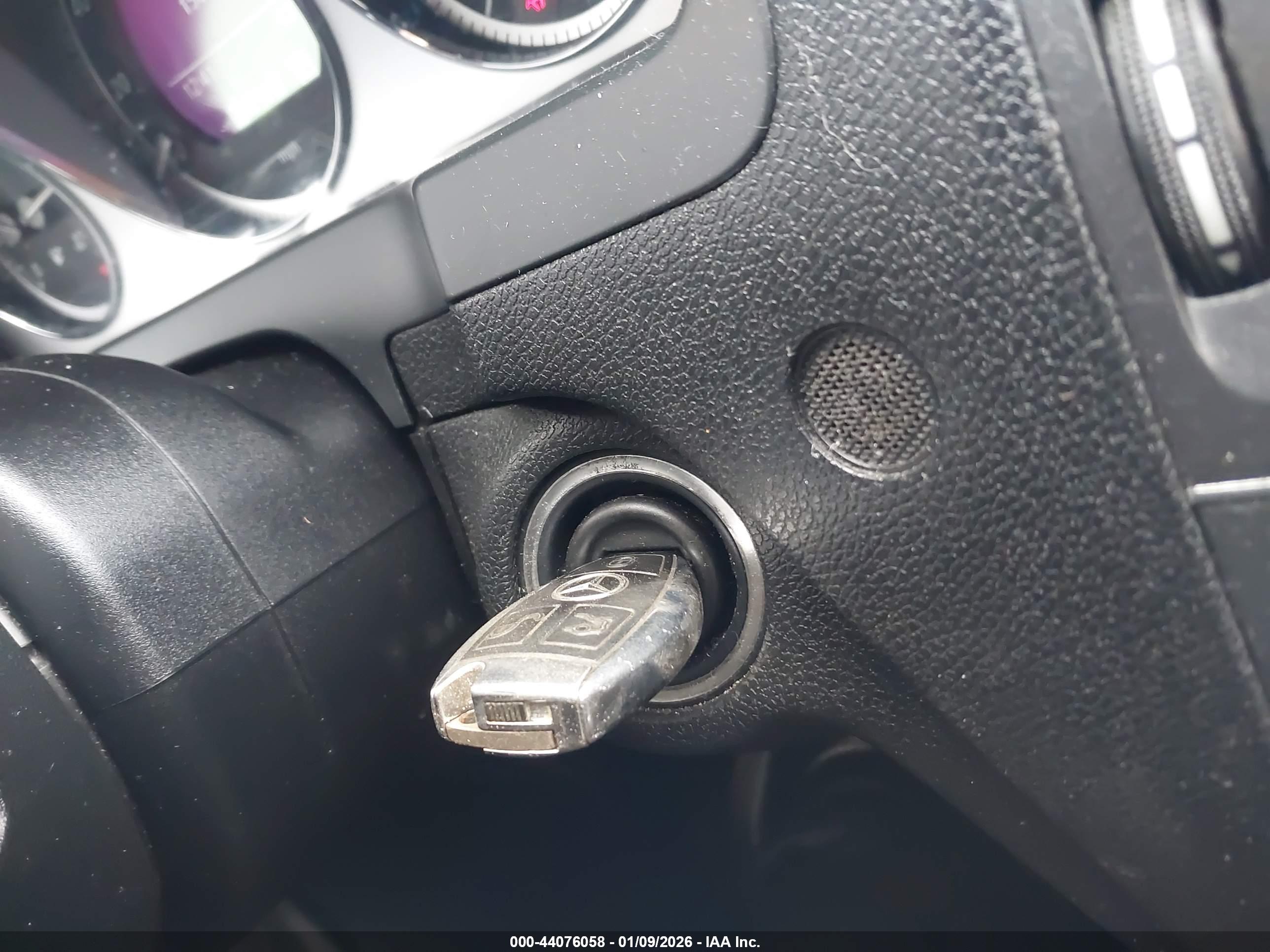 MERCEDES-BENZ C image 11