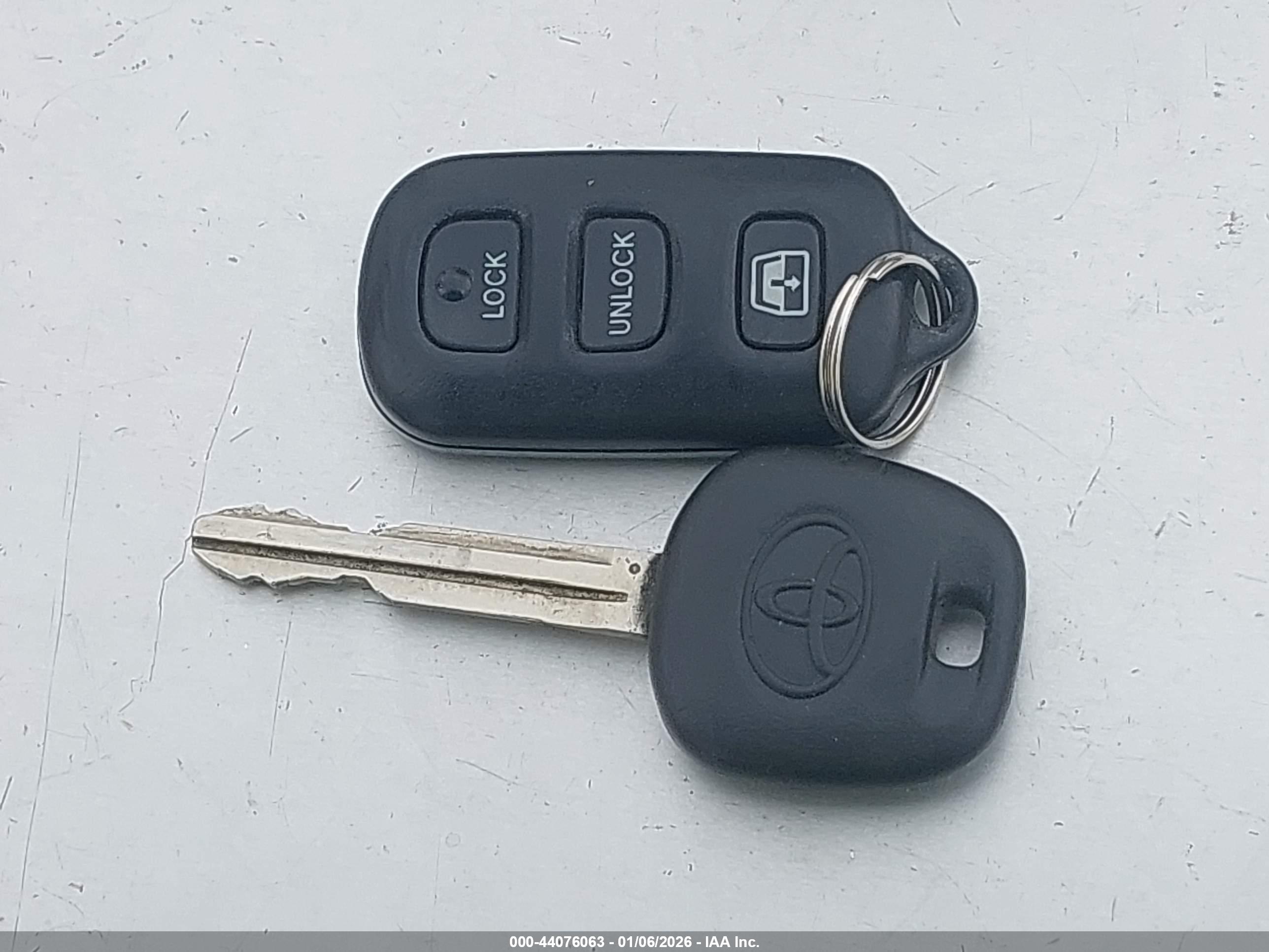 TOYOTA 4RUNNER image 11