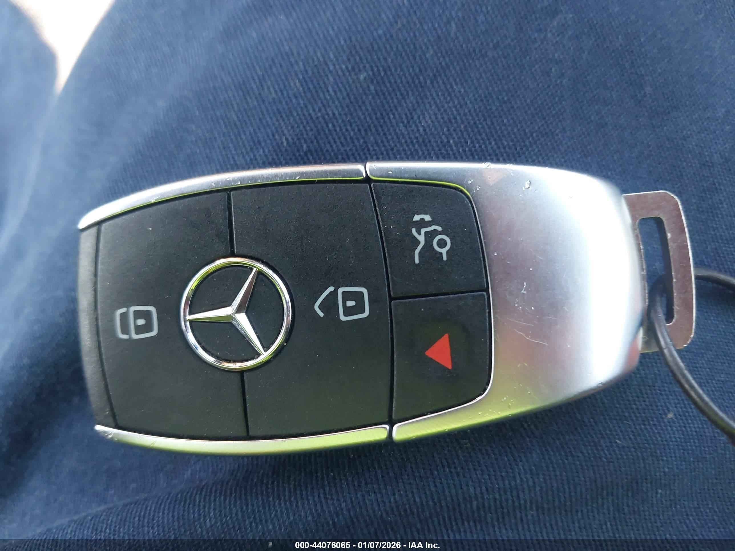 MERCEDES-BENZ CLA image 11