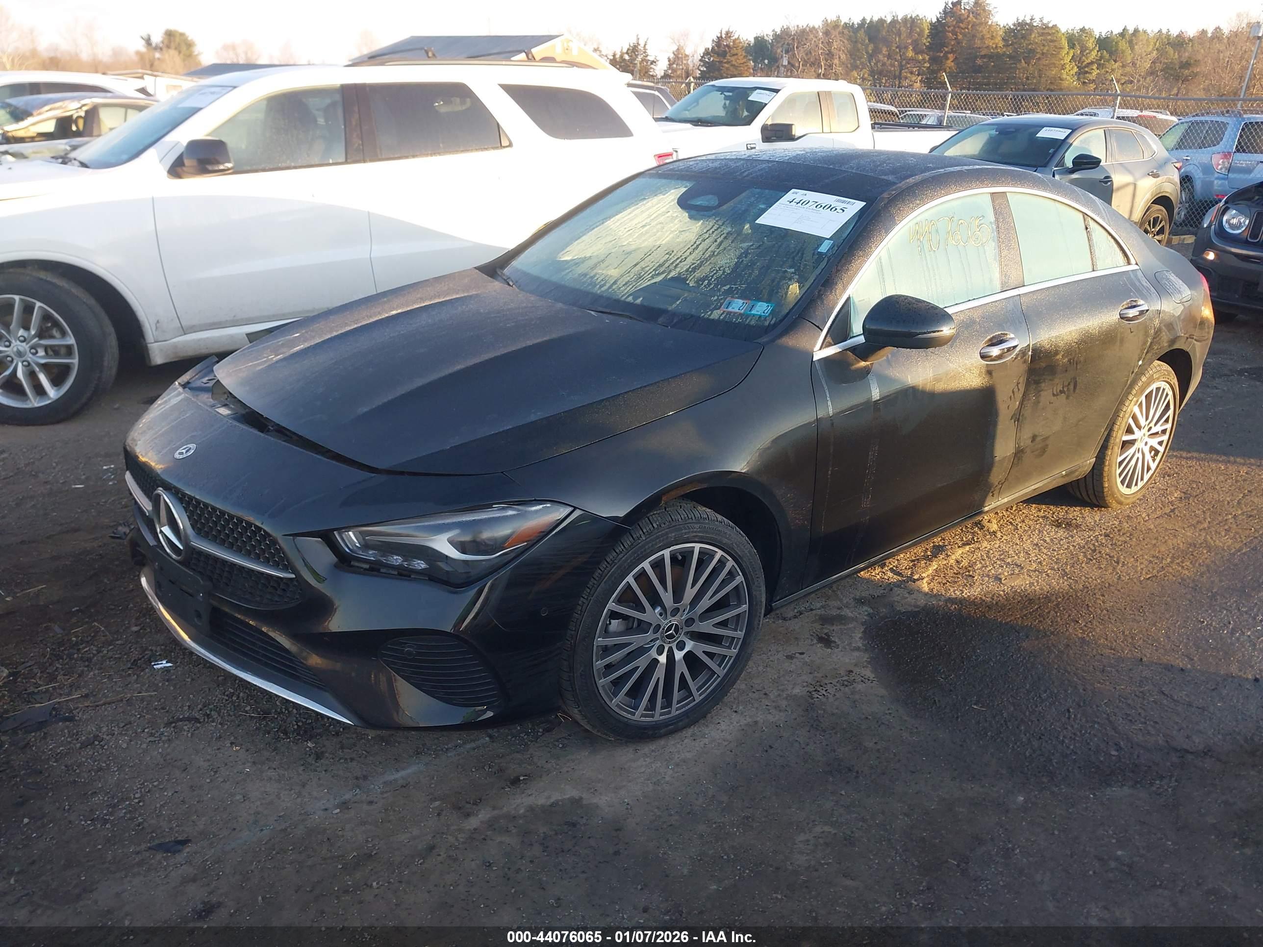 MERCEDES-BENZ CLA image 2