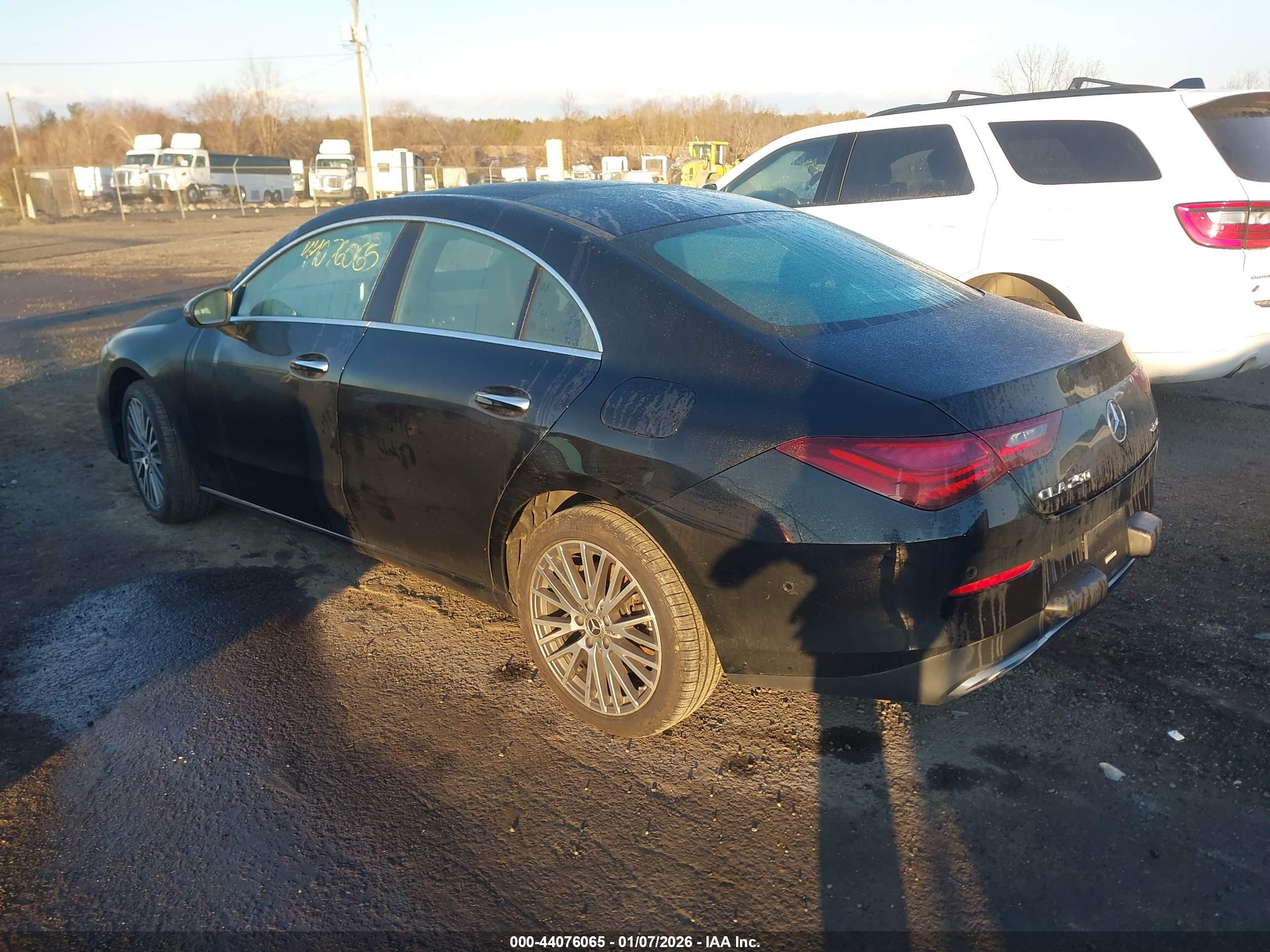 MERCEDES-BENZ CLA image 3