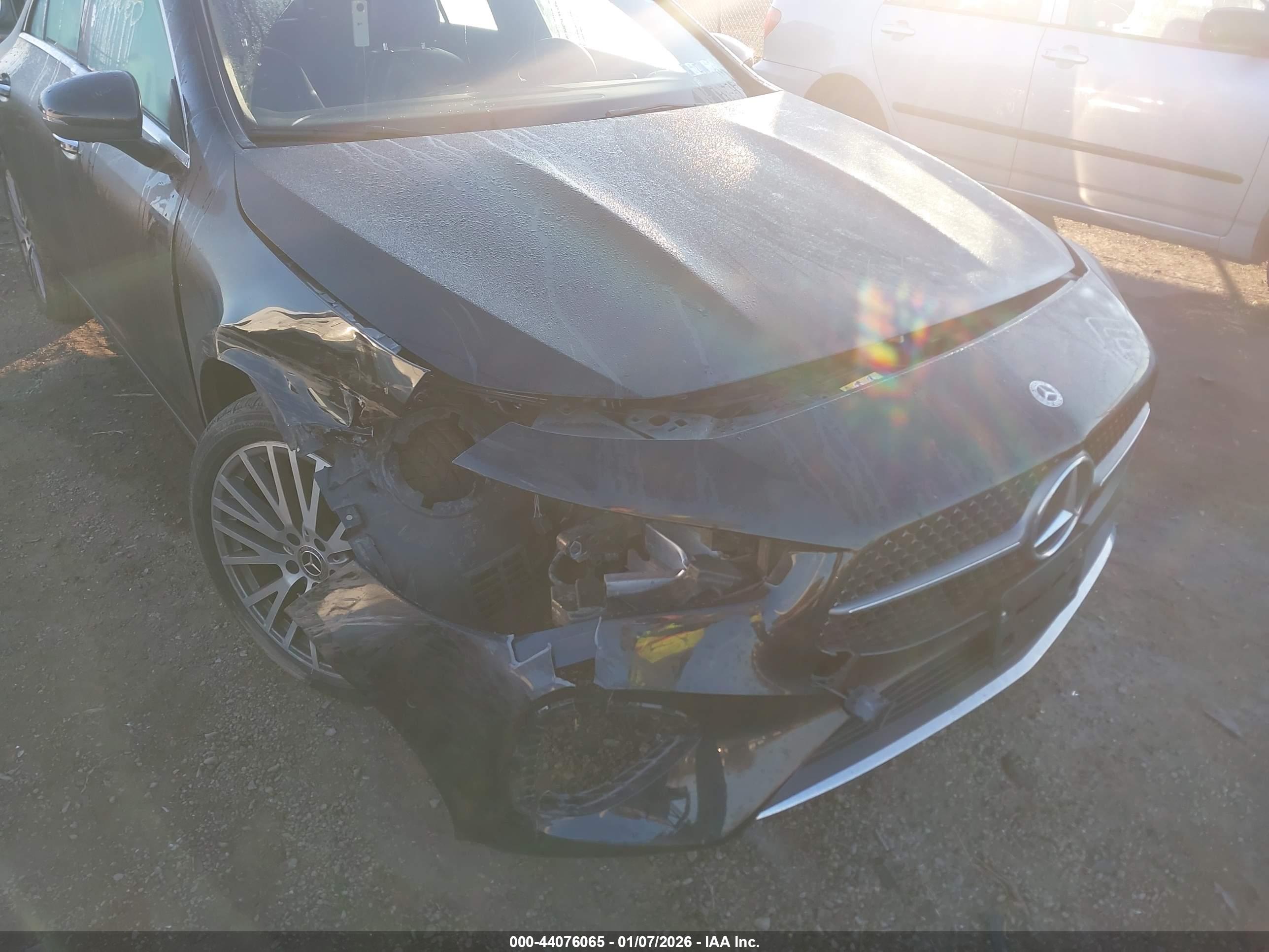 MERCEDES-BENZ CLA image 6