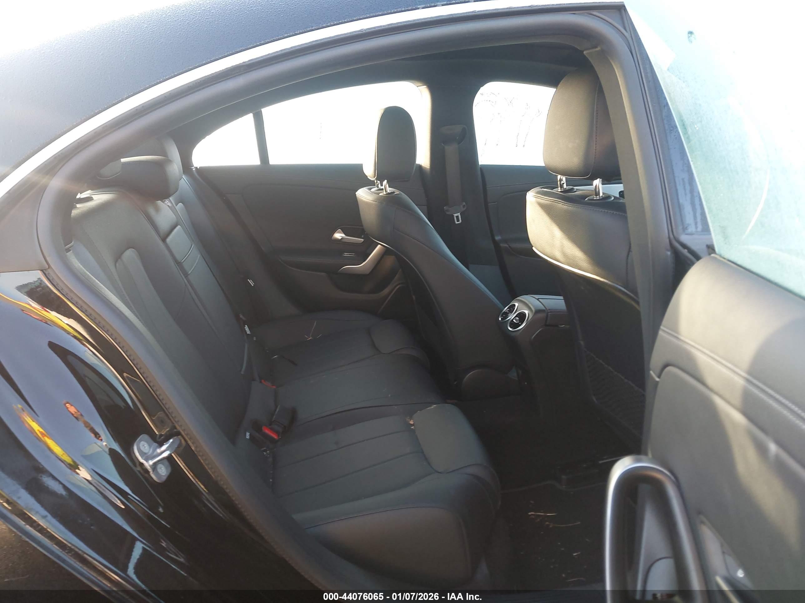 MERCEDES-BENZ CLA image 8