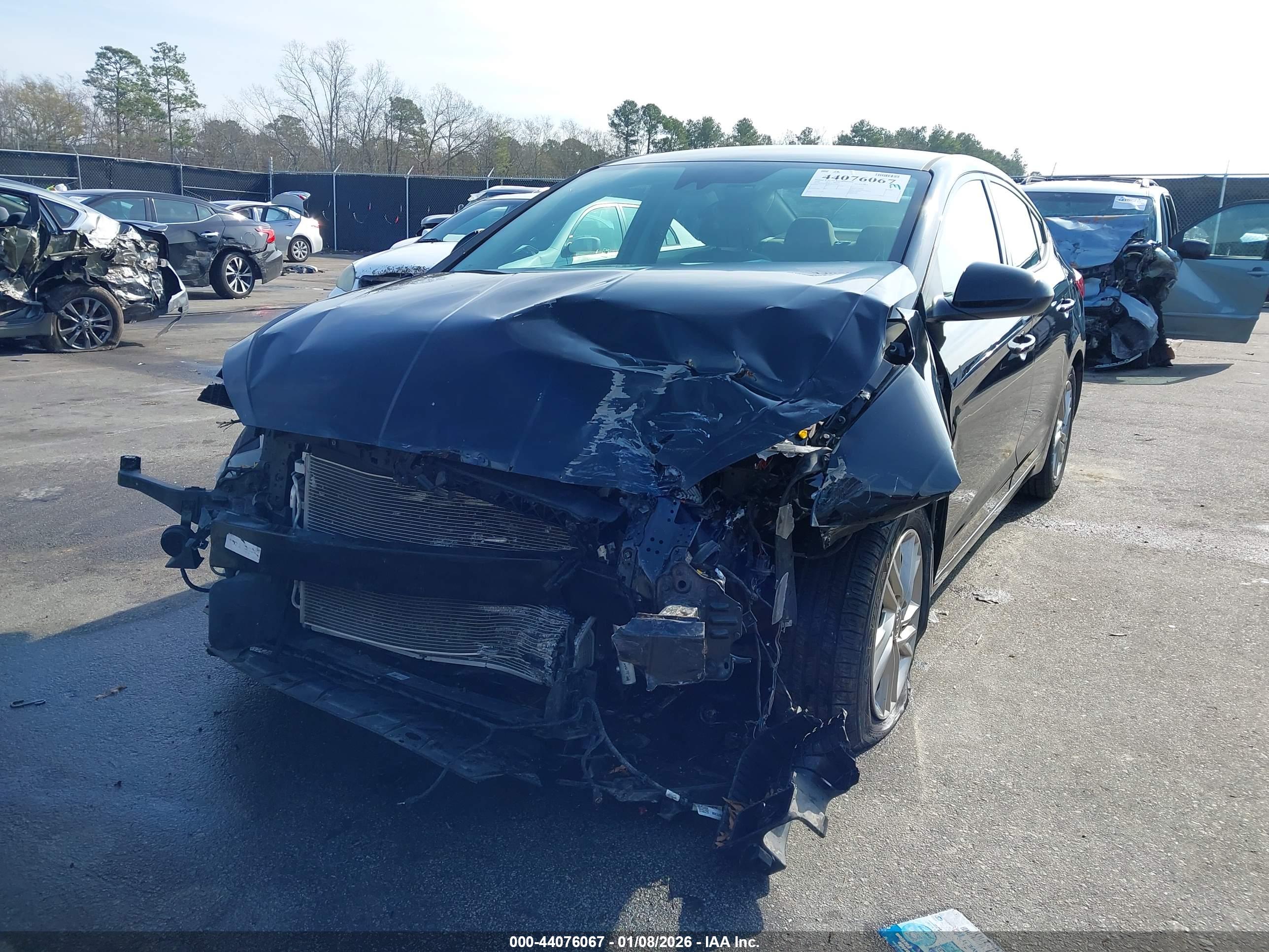 HYUNDAI ELANTRA image 6