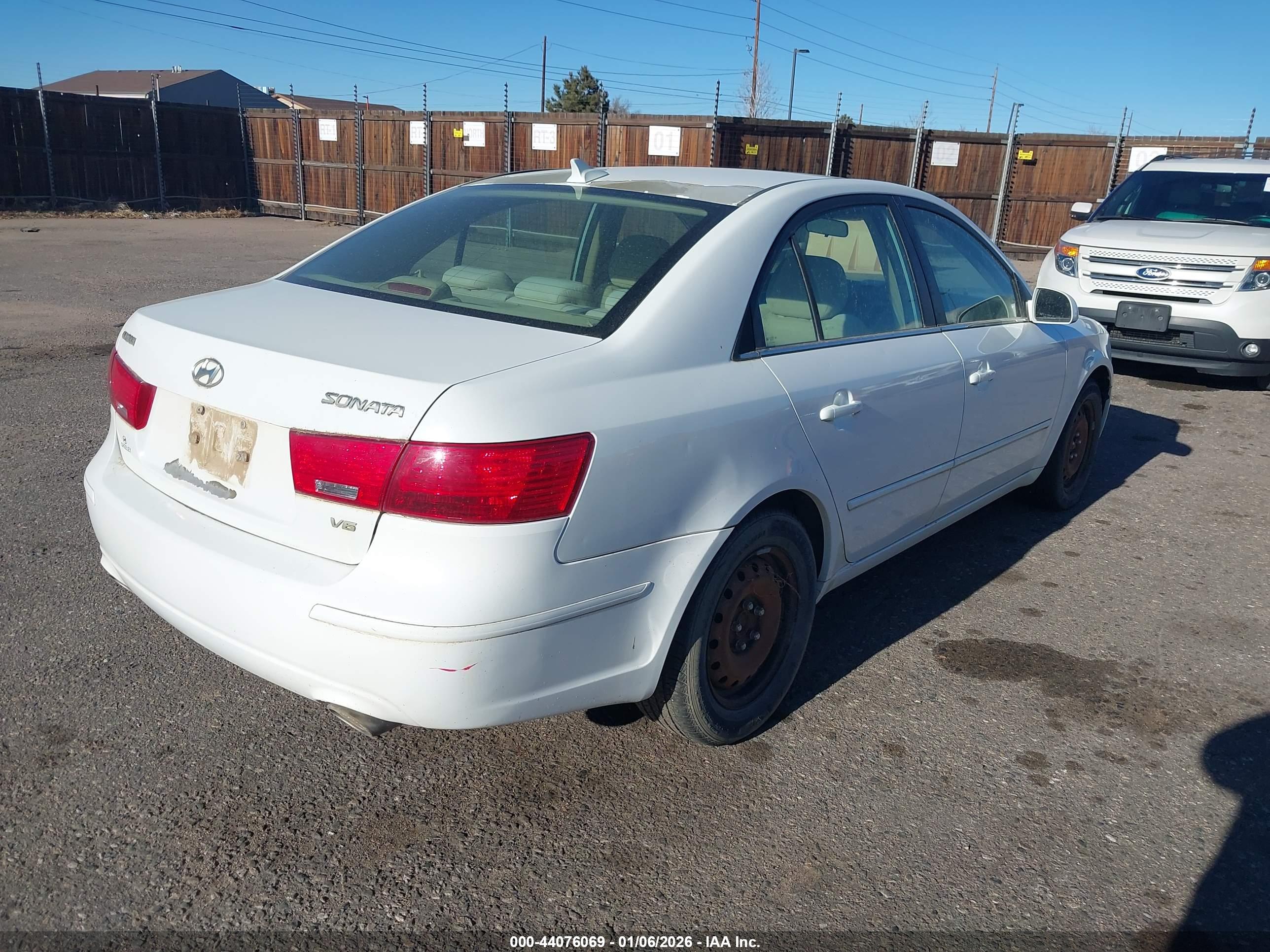 HYUNDAI SONATA image 4
