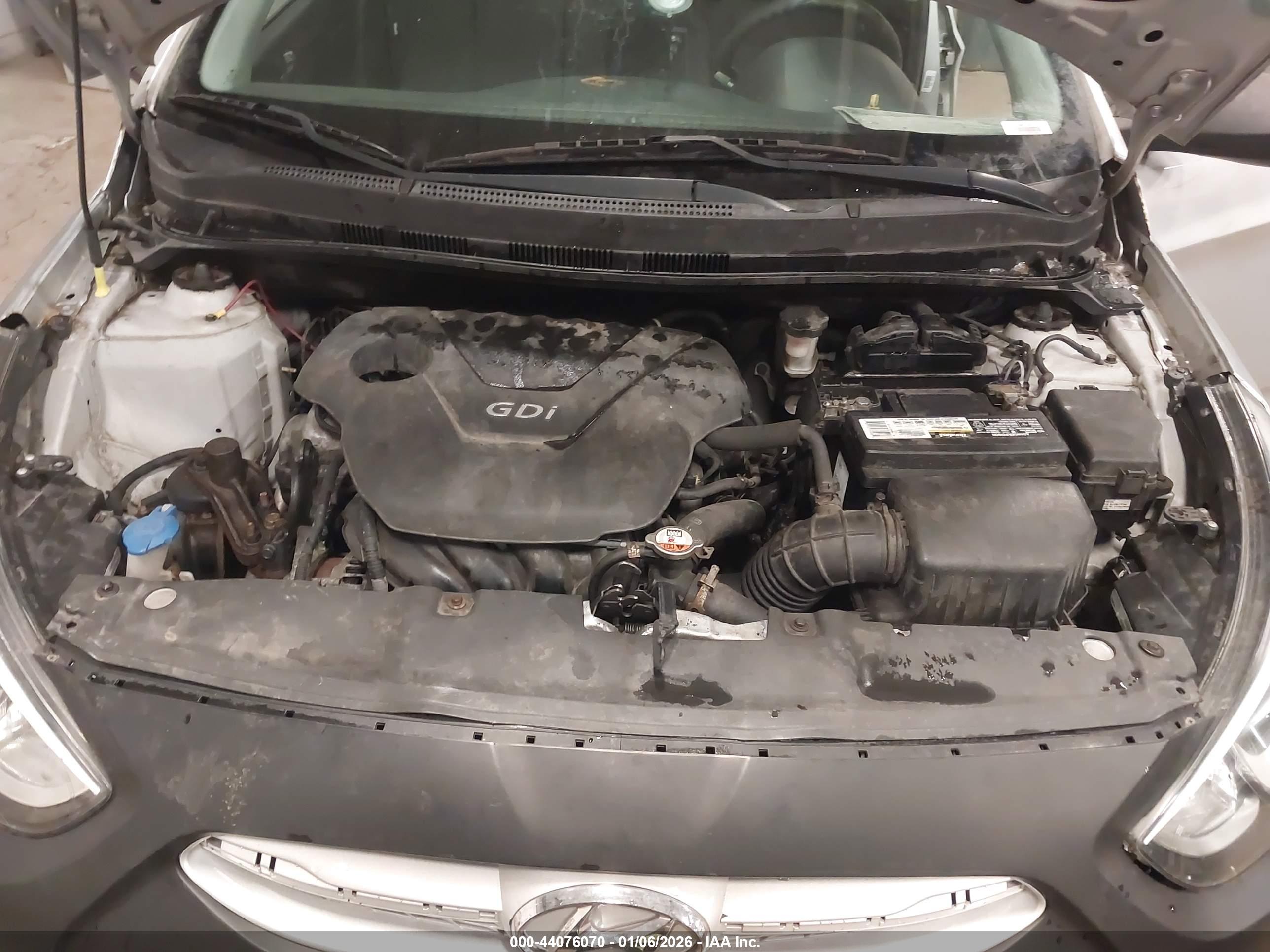 HYUNDAI ACCENT image 10