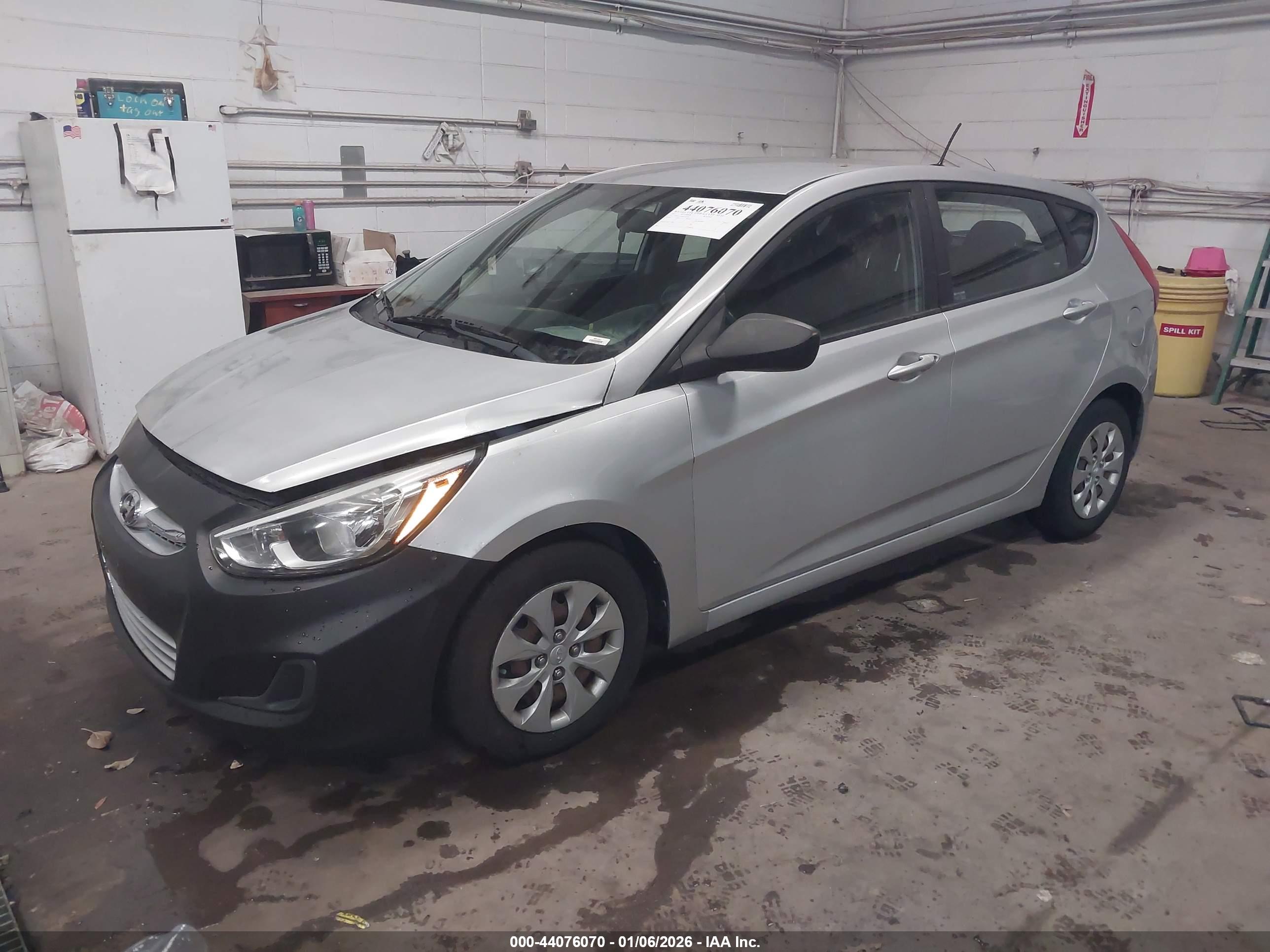 HYUNDAI ACCENT image 2