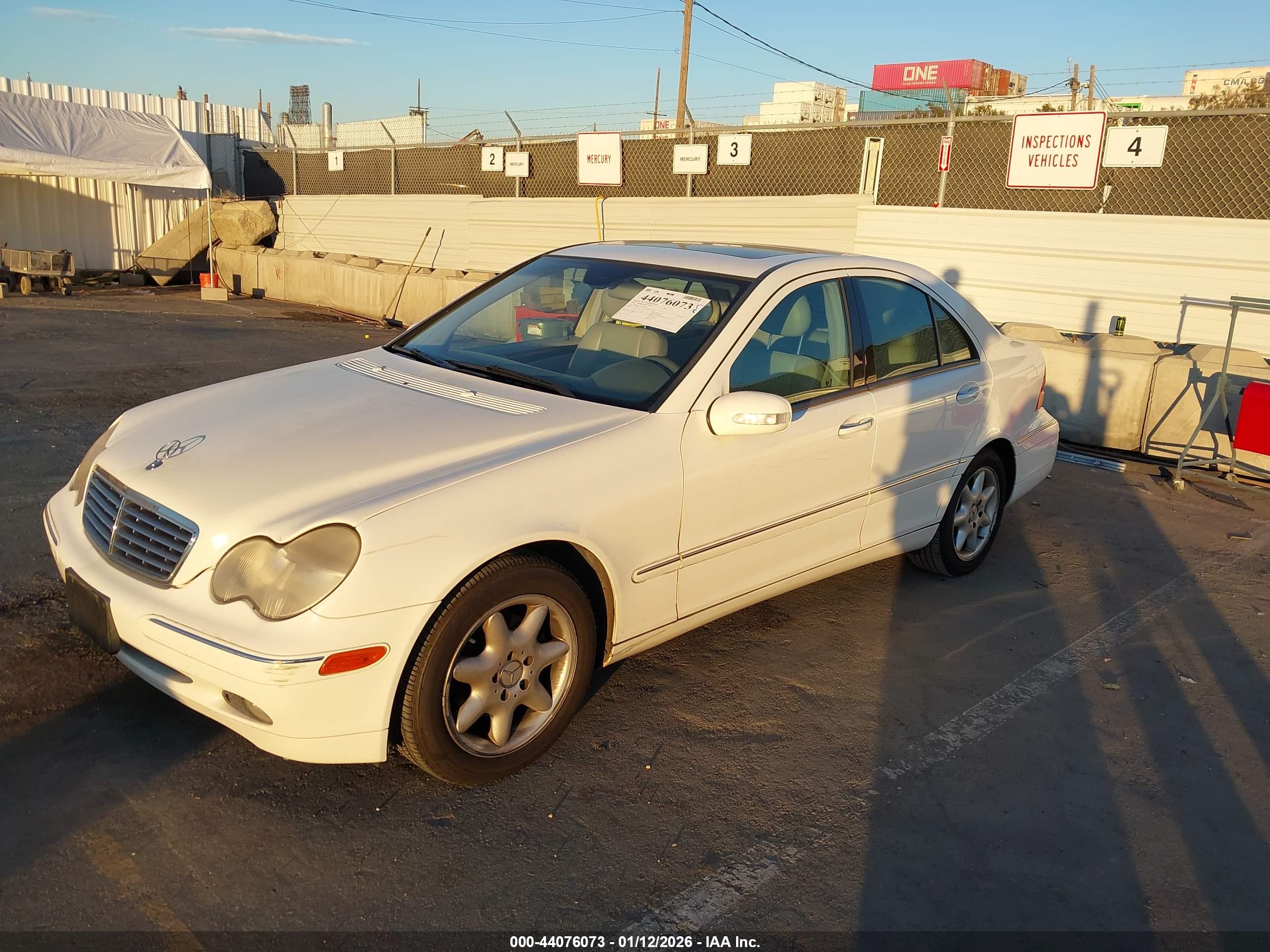 MERCEDES-BENZ C image 2