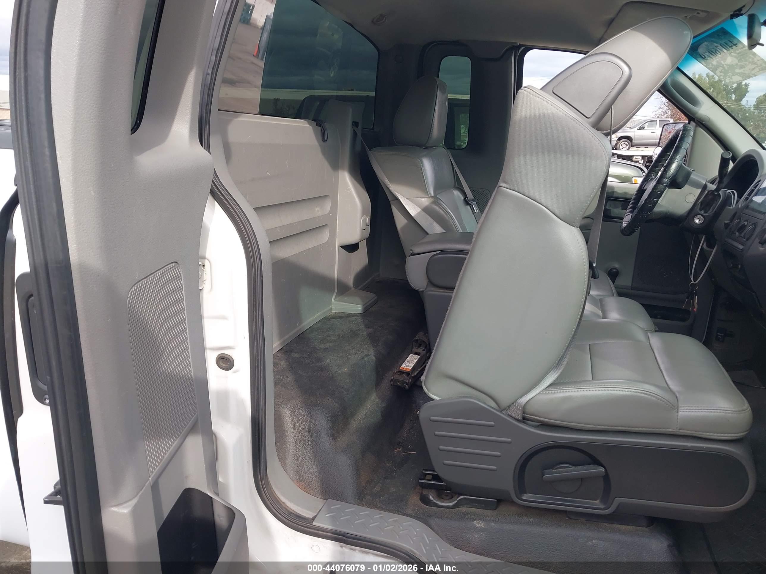 FORD F-150 image 8