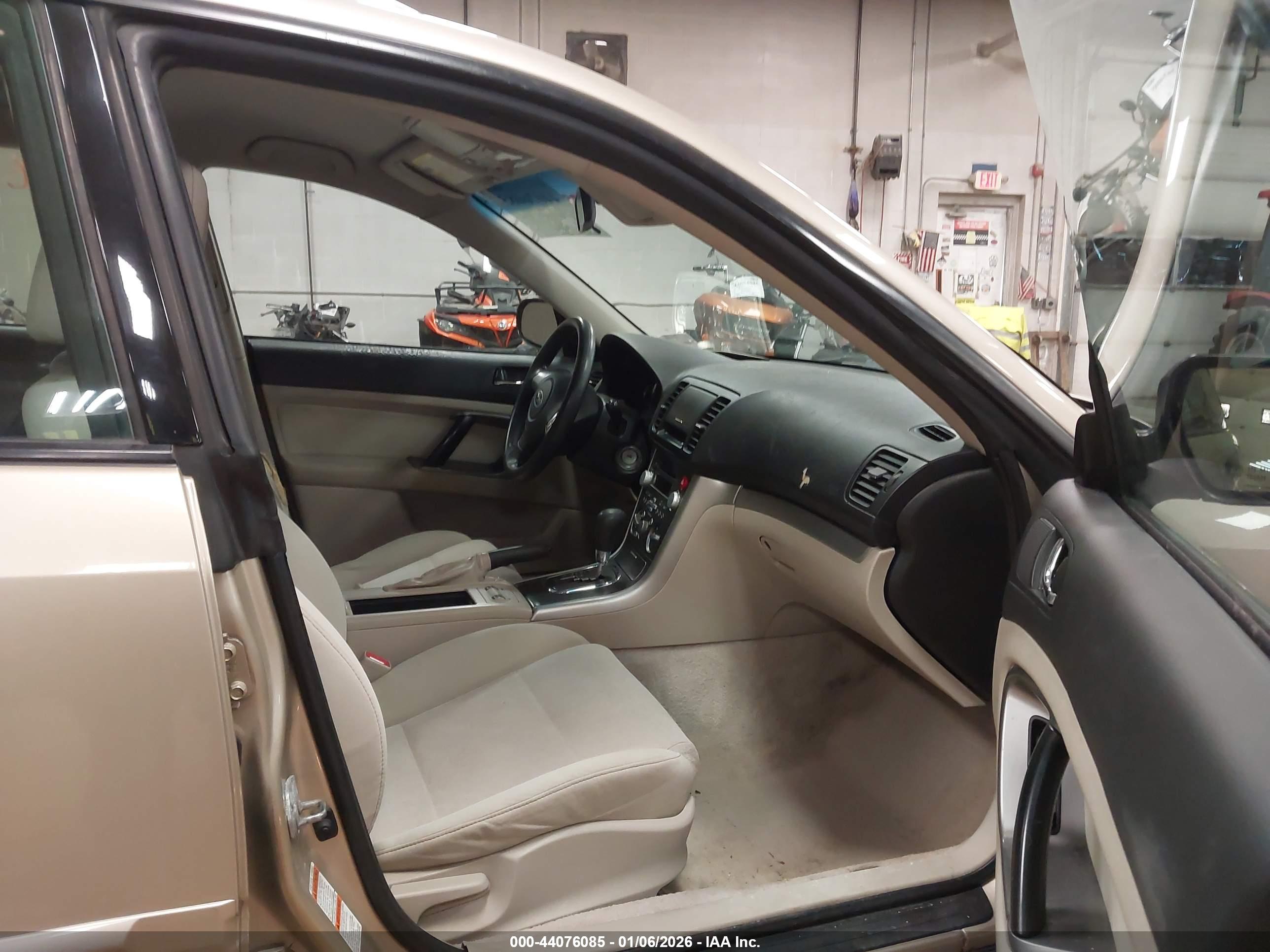 SUBARU OUTBACK image 5