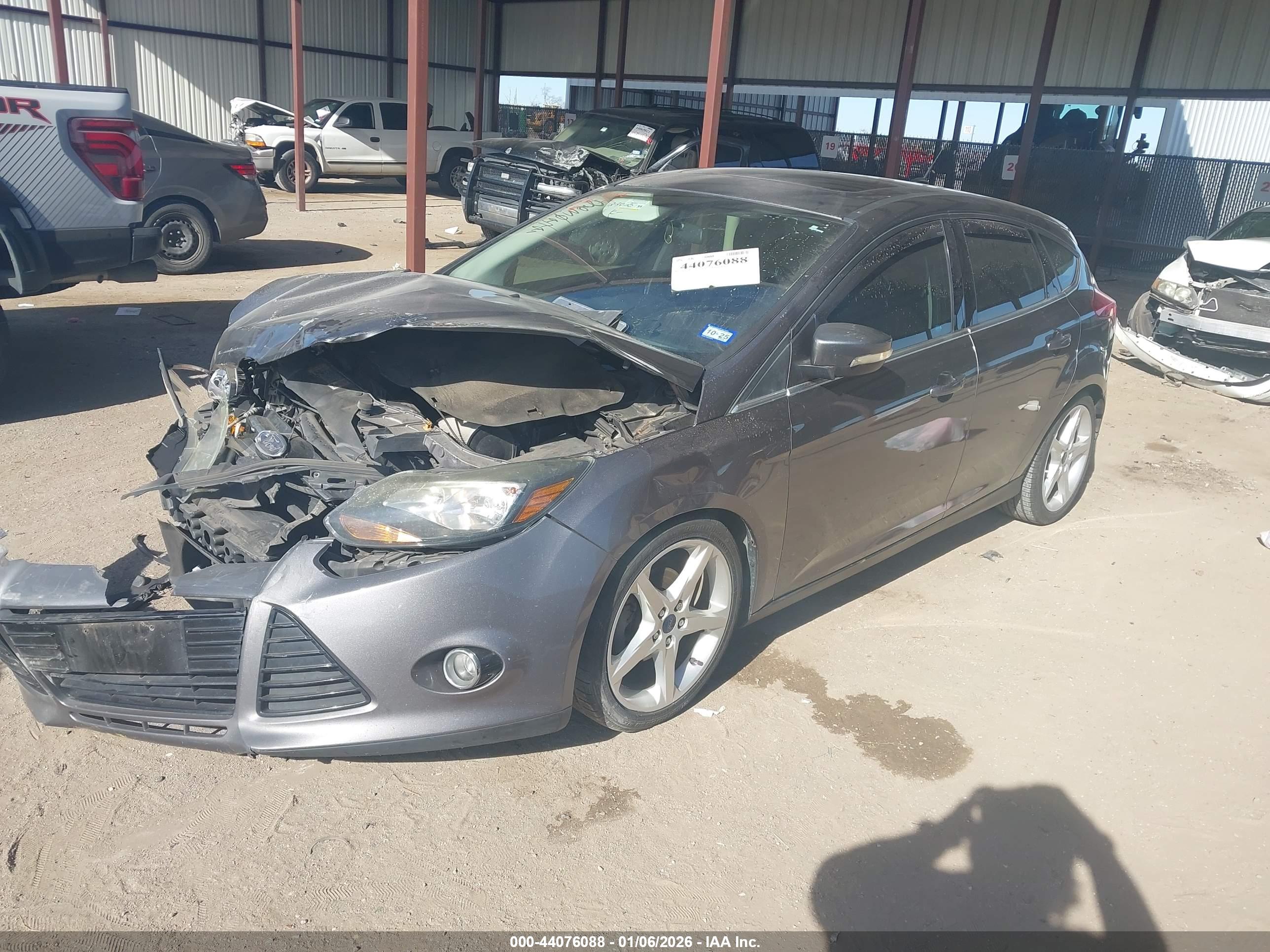 FORD FOCUS image 2