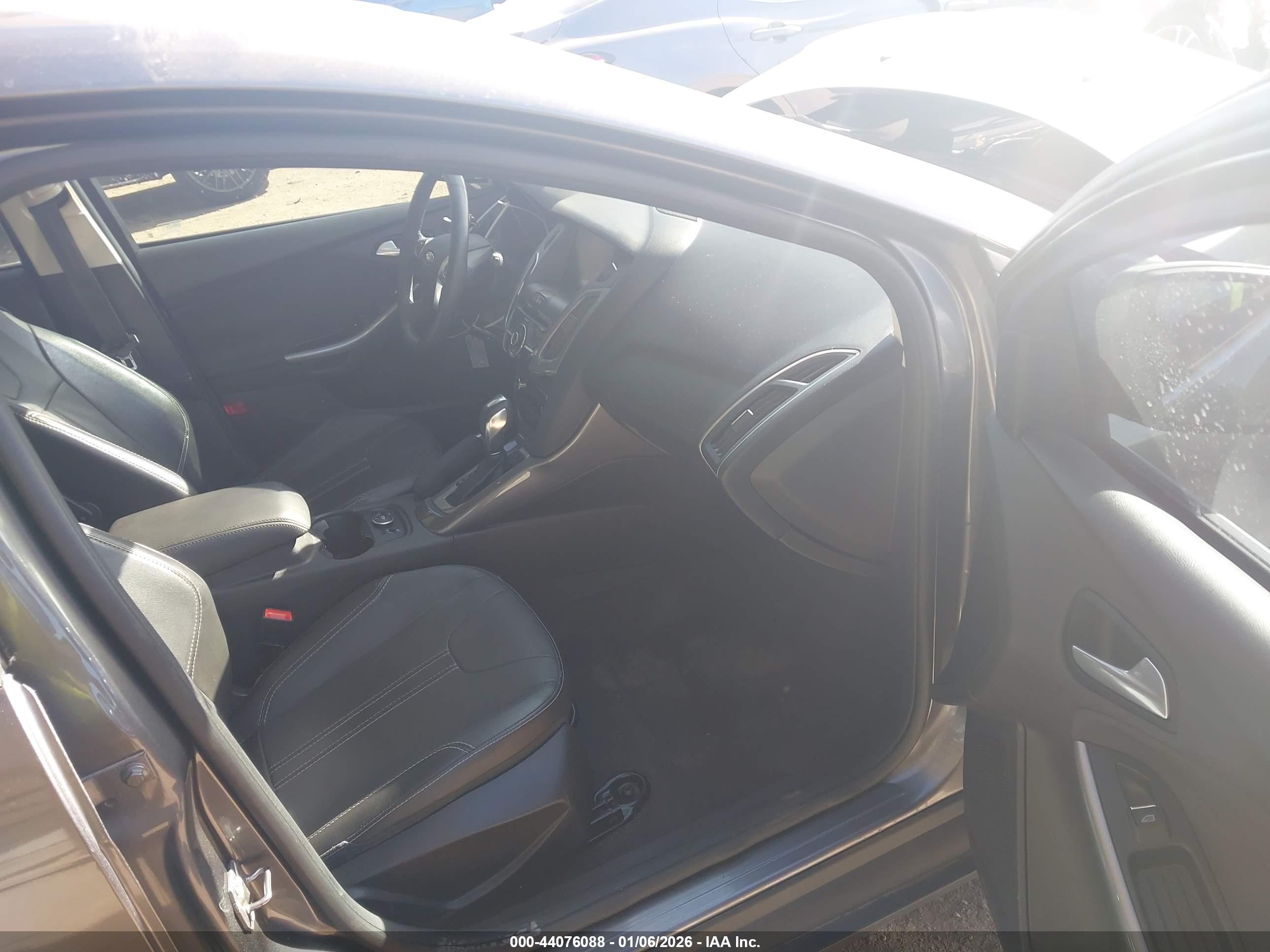 FORD FOCUS image 5