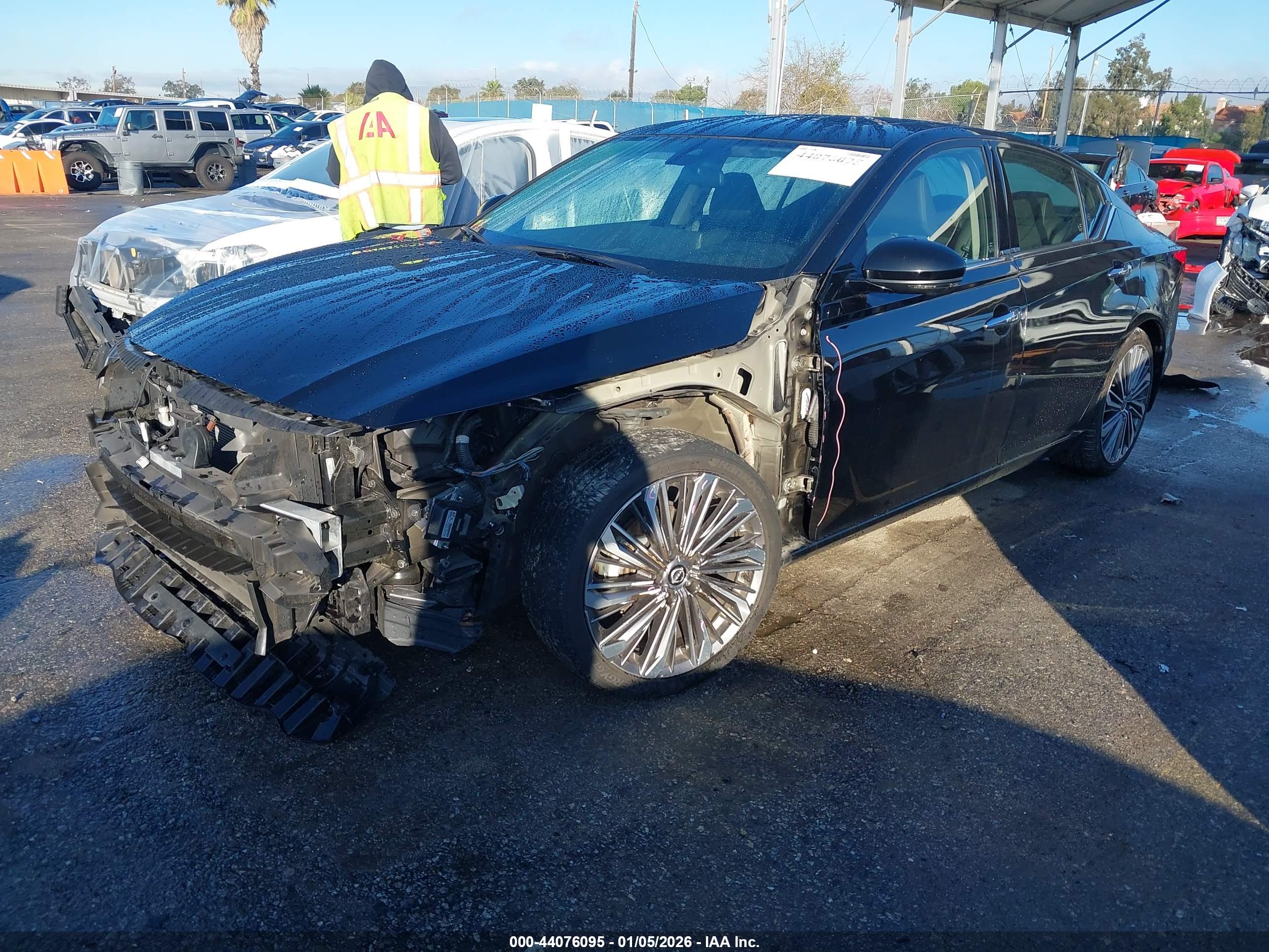 NISSAN ALTIMA image 2