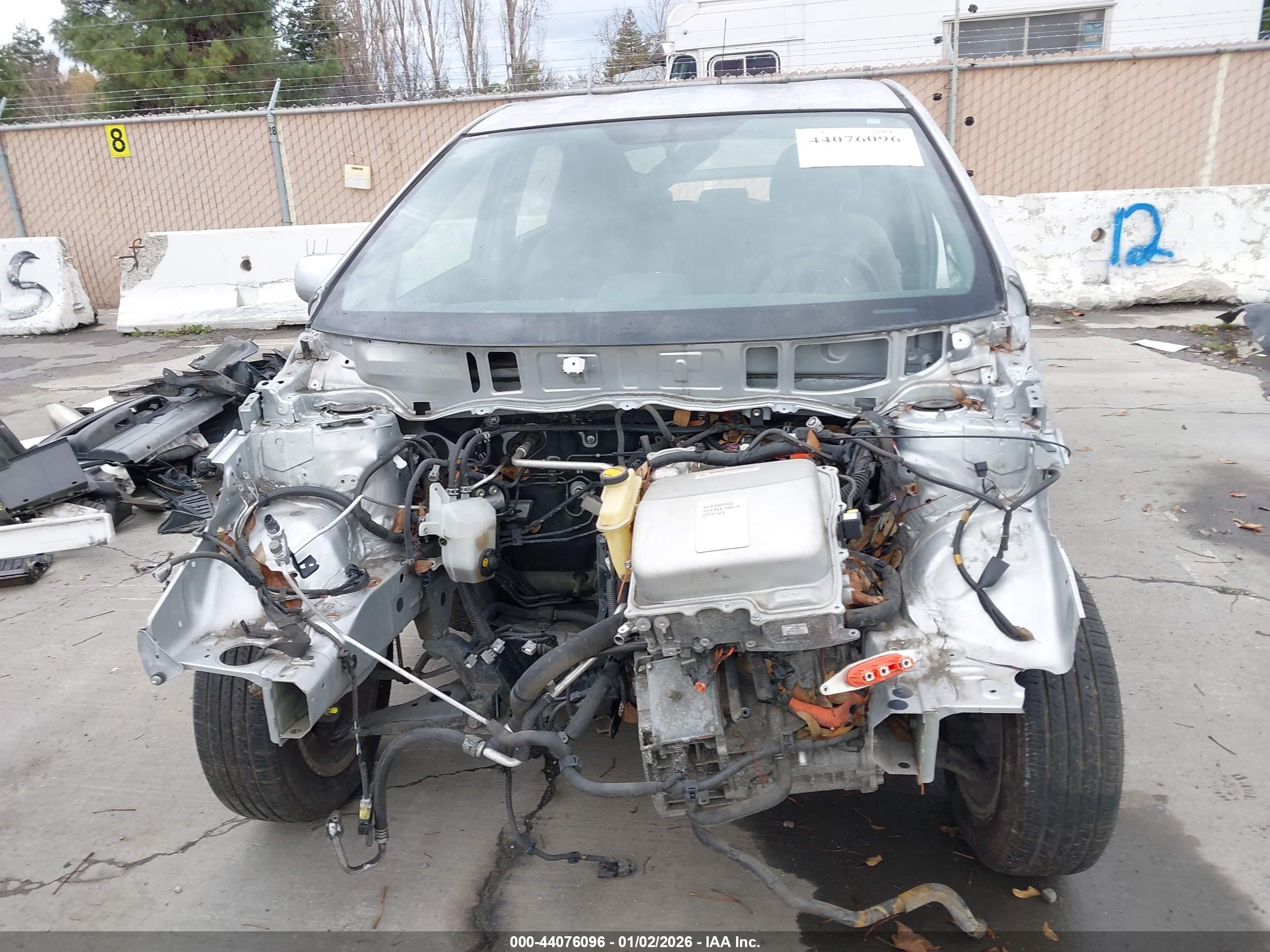 TOYOTA PRIUS image 6