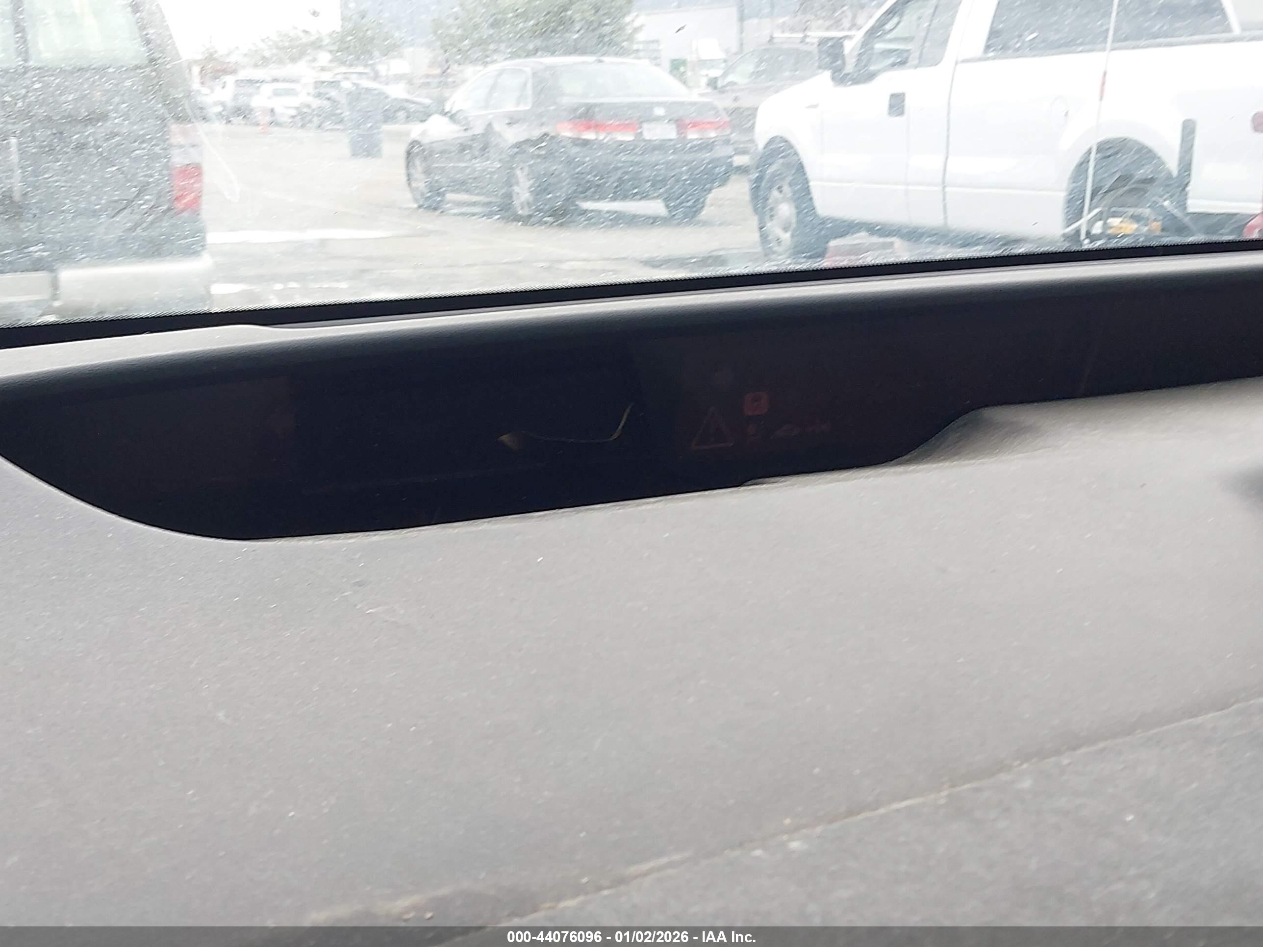 TOYOTA PRIUS image 7