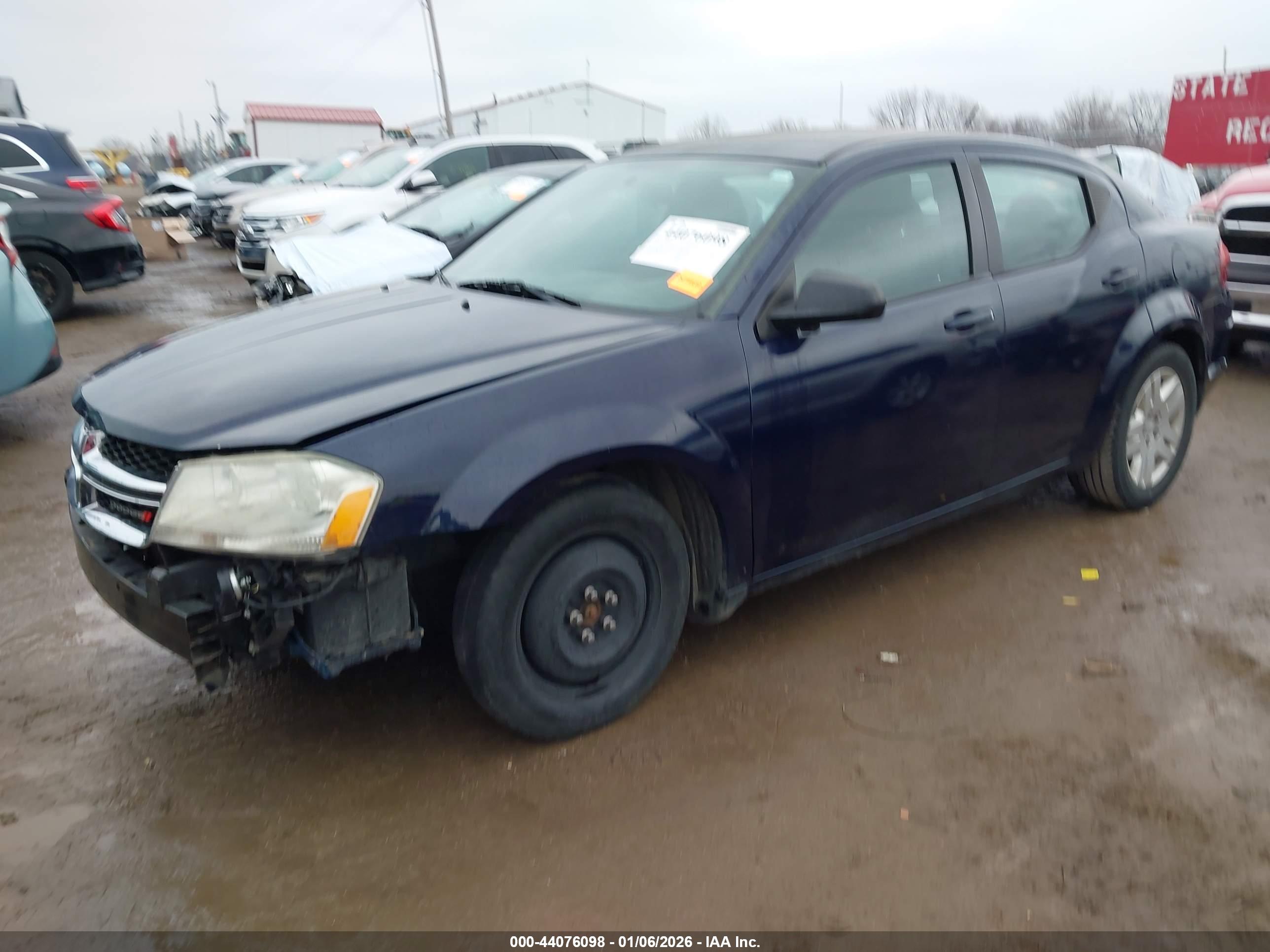 DODGE AVENGER image 2
