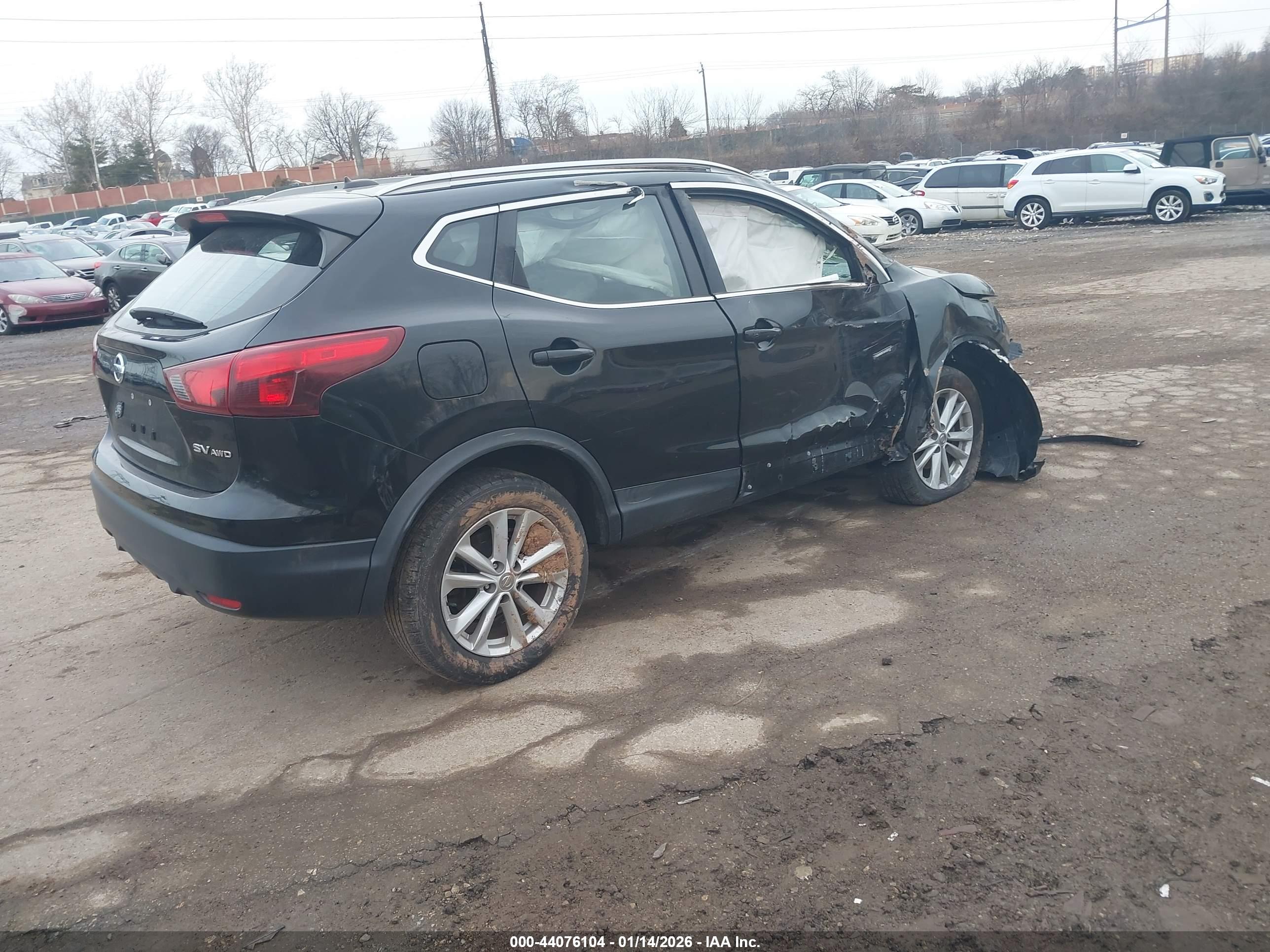NISSAN ROGUE image 4