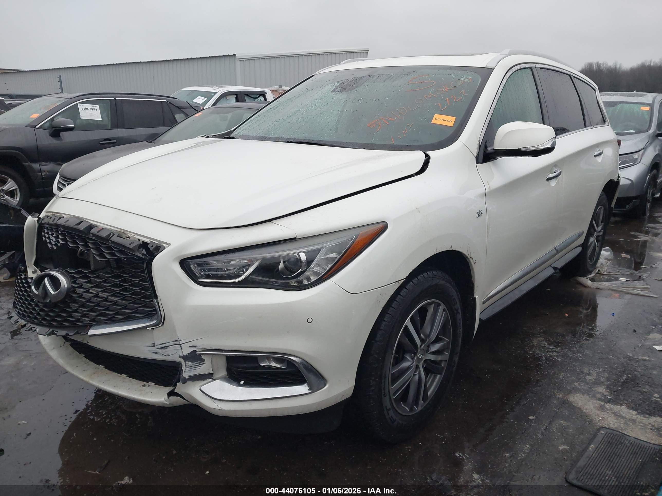 INFINITI QX60 image 2