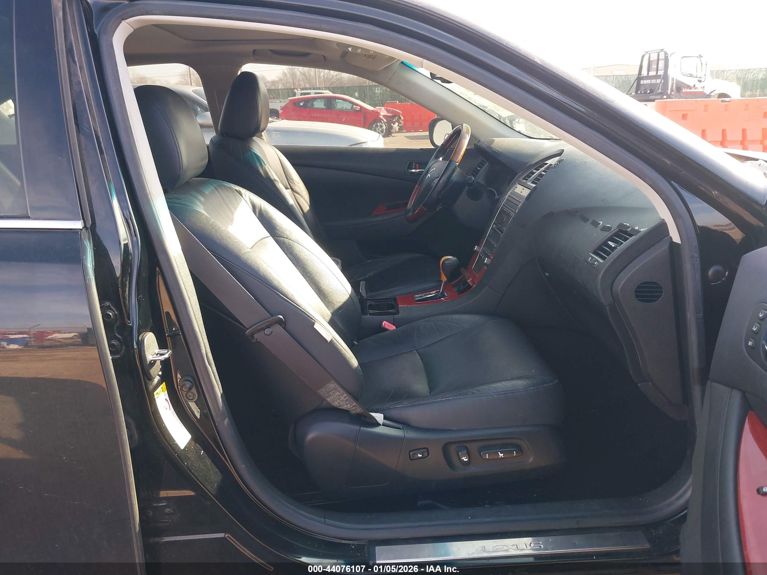 LEXUS ES image 5