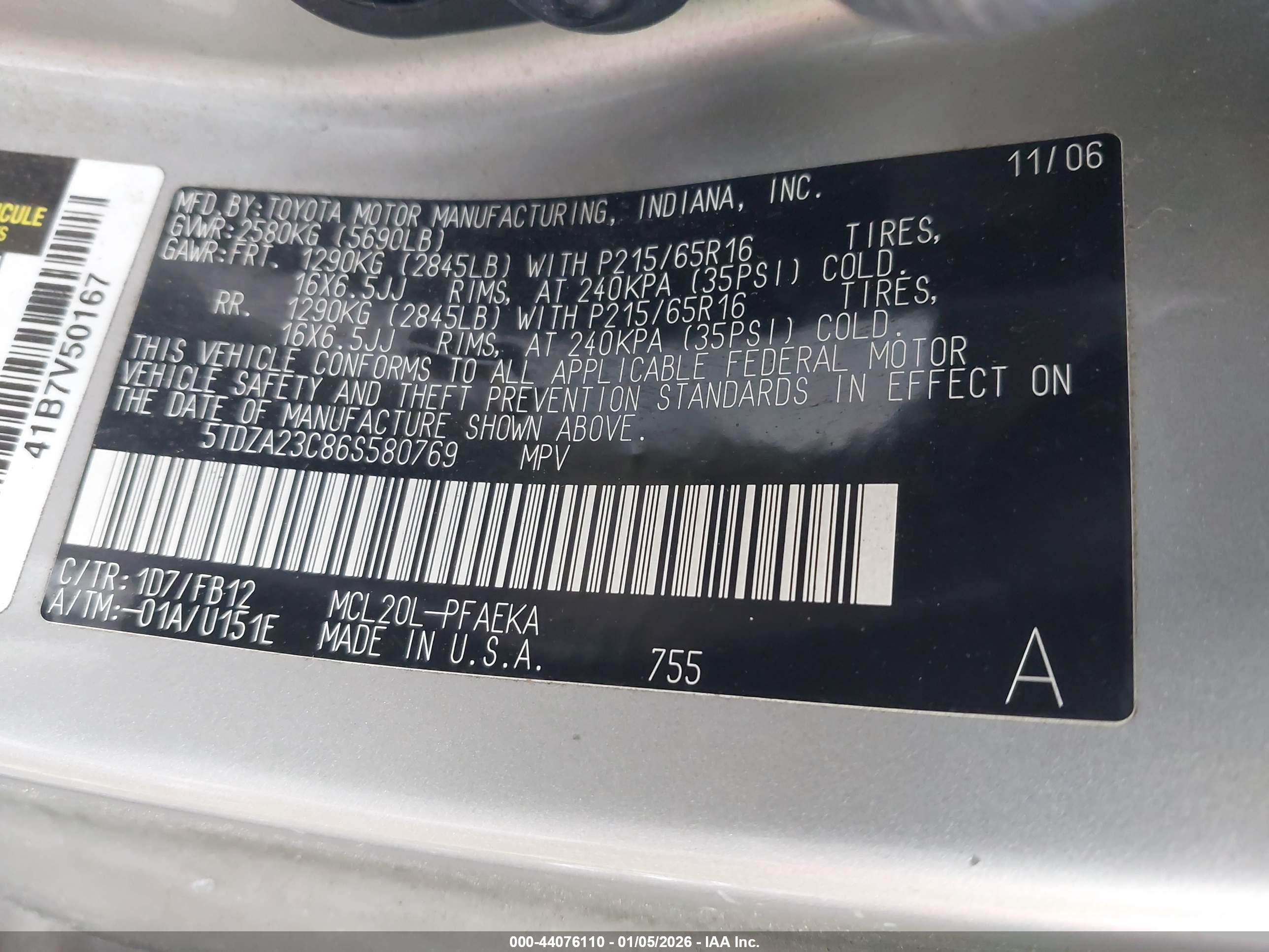 TOYOTA SIENNA image 9