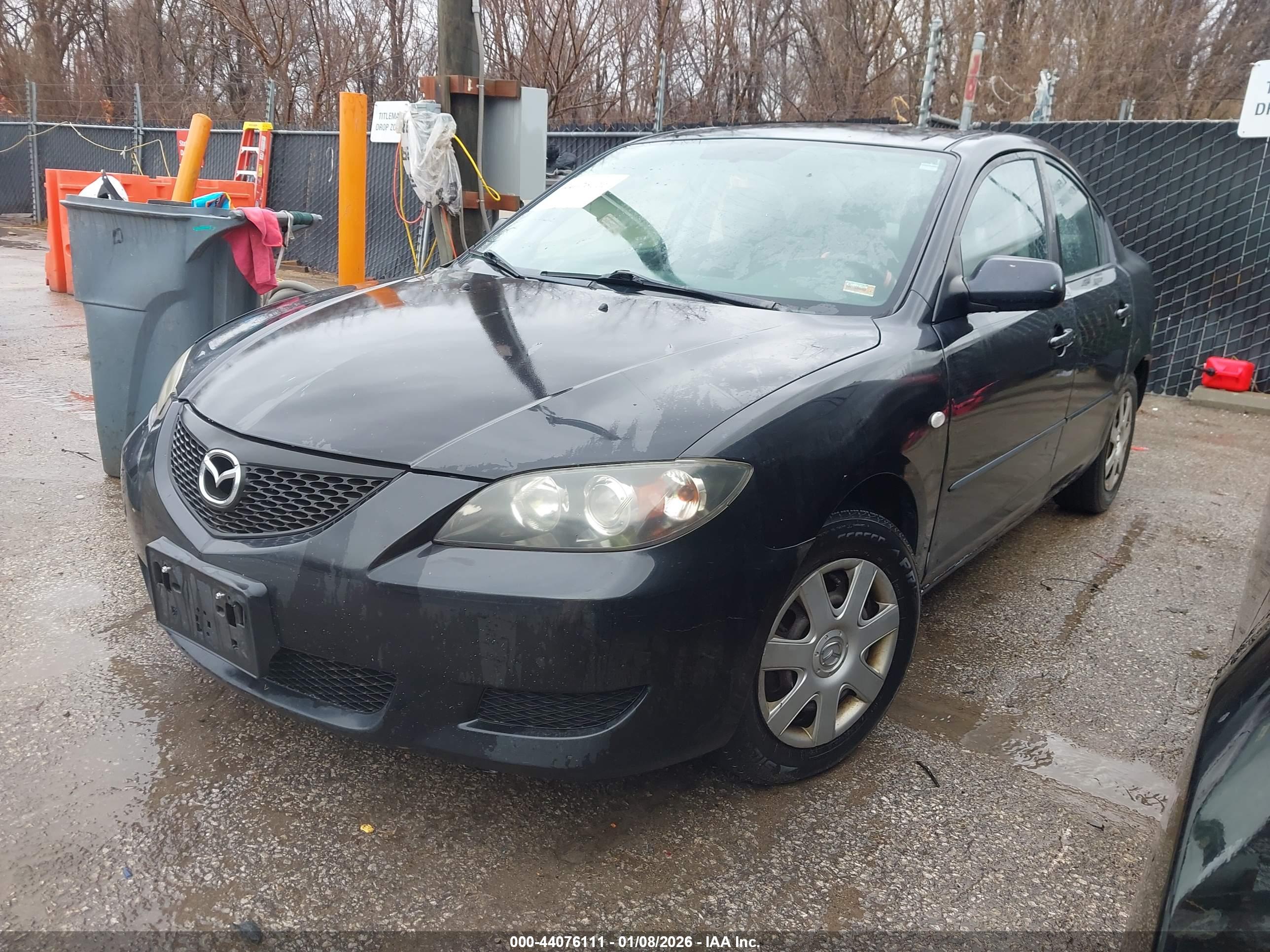 MAZDA MAZDA3 image 2