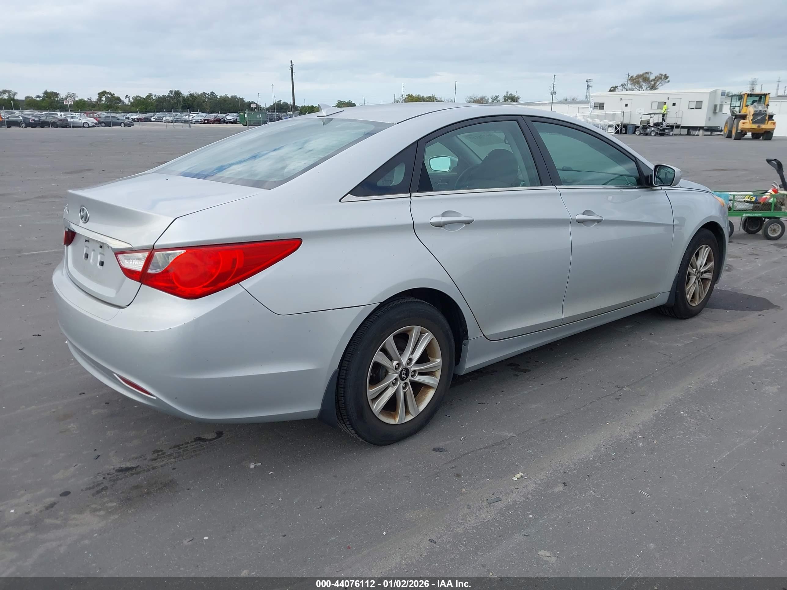 HYUNDAI SONATA image 4