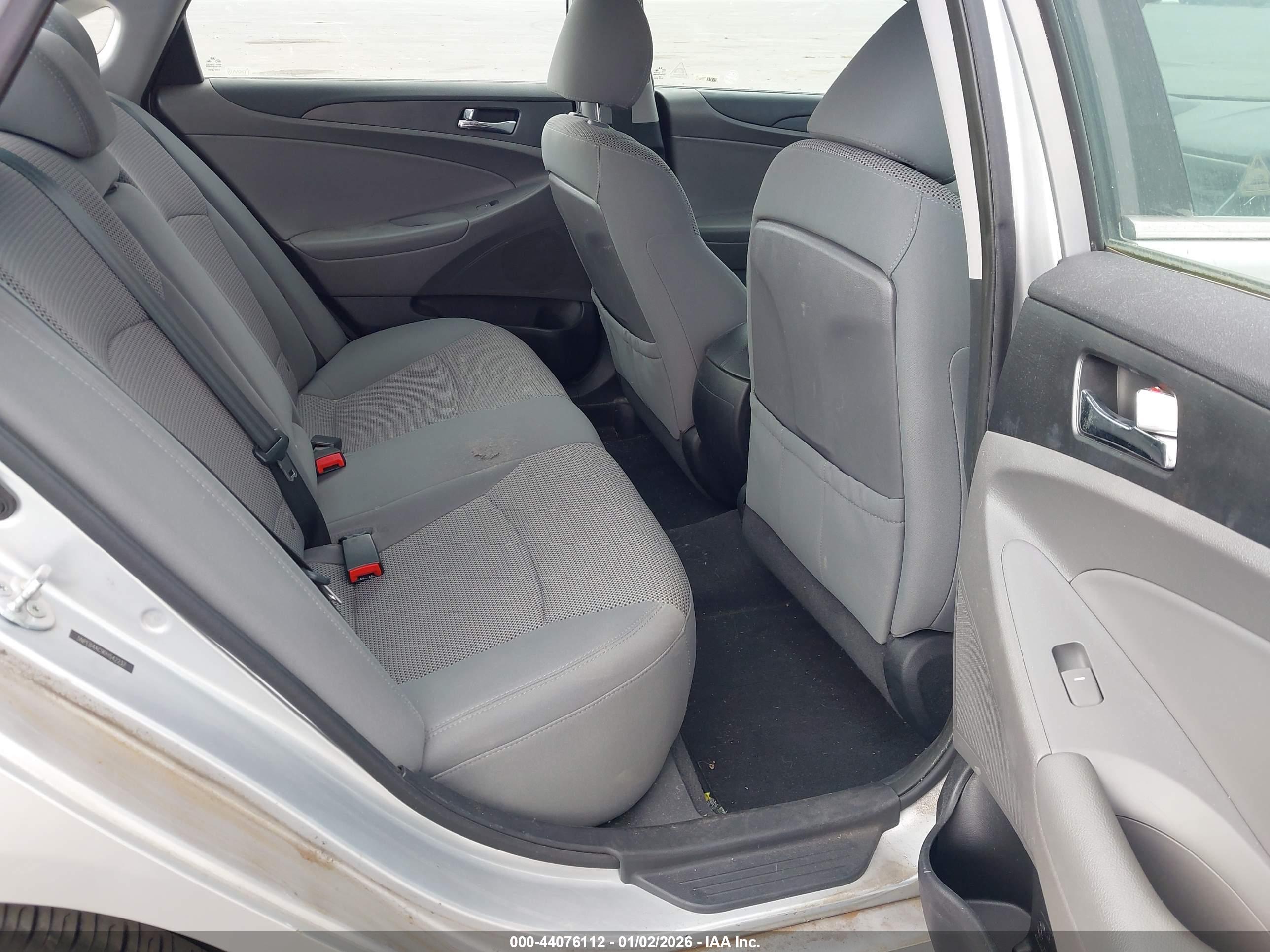 HYUNDAI SONATA image 8